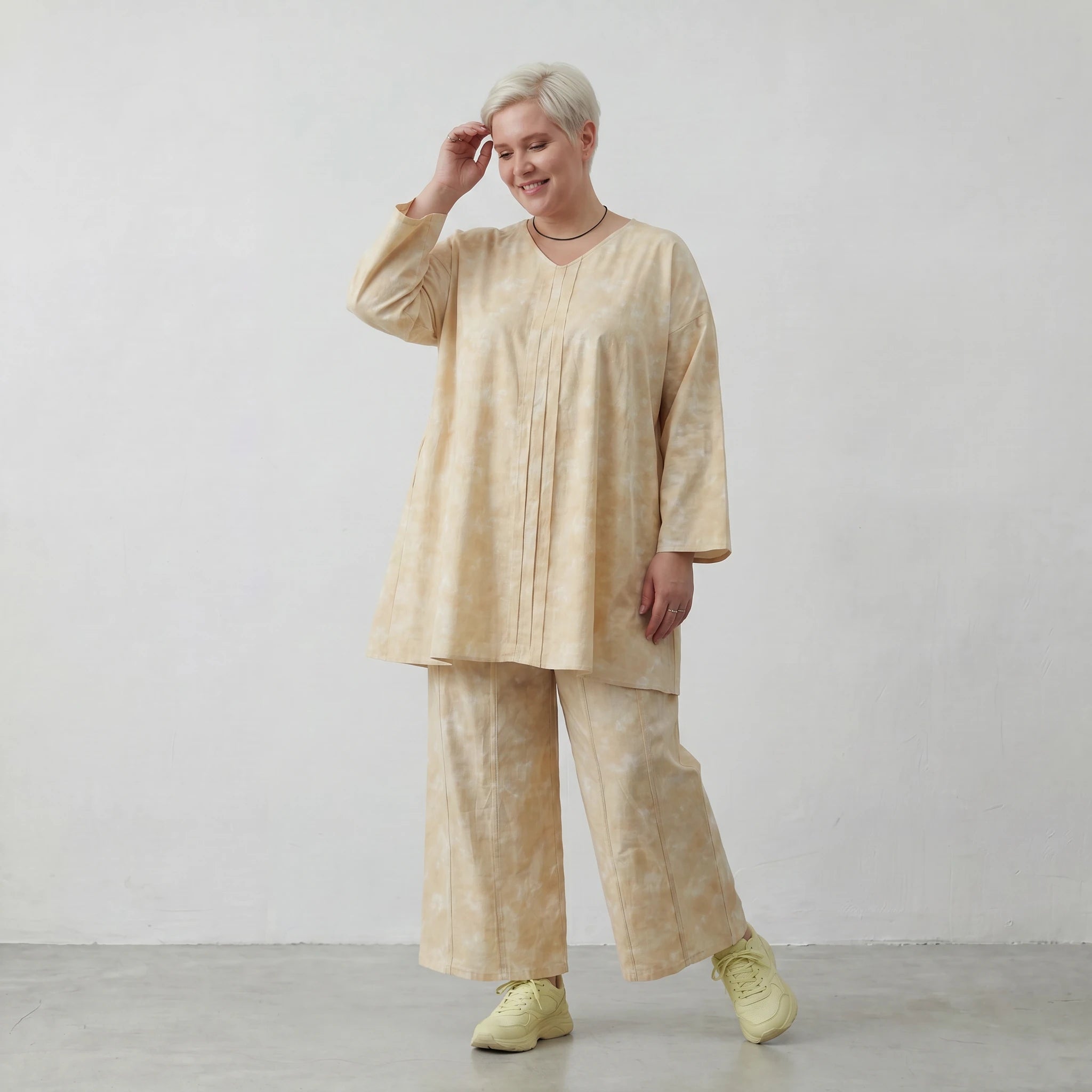 Luftiges Oversize Shirt aus feiner Popeline Baumwolle im ausgefallenen Lagenlook mit Batik Muster, Vanille