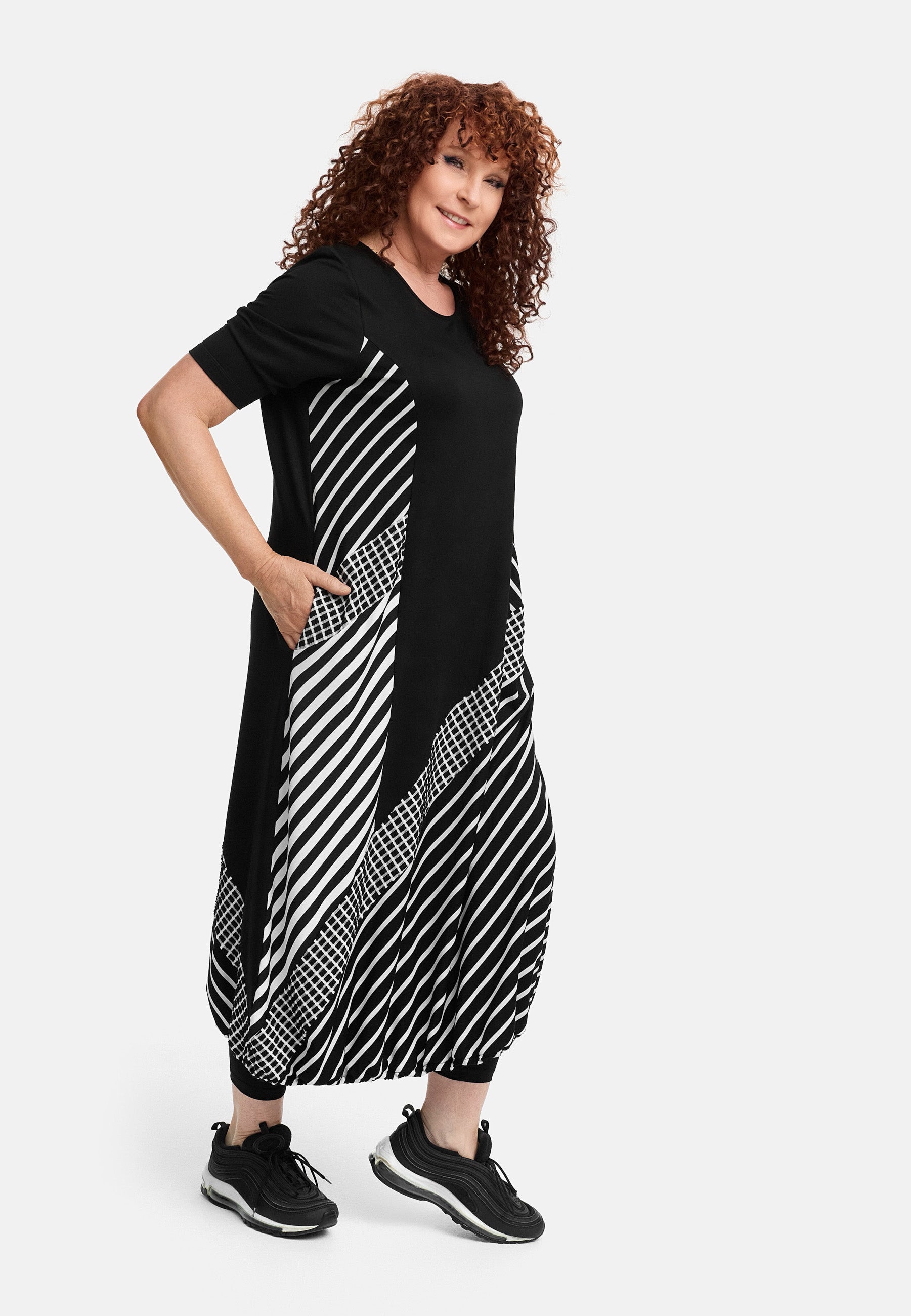  Do Your Best Kleid in gerader Form, aus Viskose, D927, Schwarz, Abstrakt, Schick, Modern