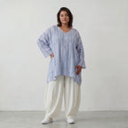Luftiges Oversize Shirt in Jeansblau/Weiß im Lagenlook leger zeitlos ausgefallen soft