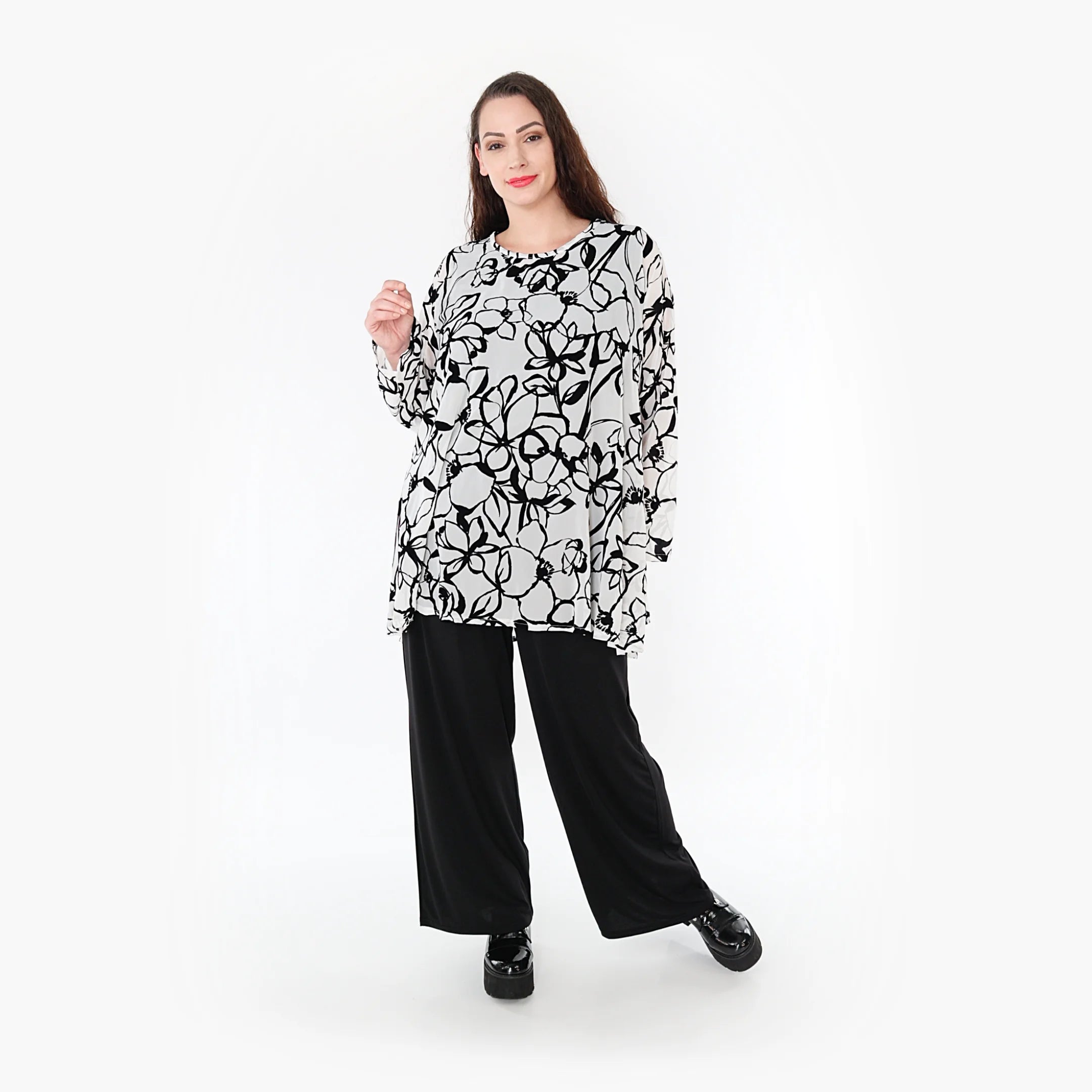  A-Form Bigshirt von AKH Fashion aus Viskose, 1354.00593, Weiß-Schwarz, Blumen, Schick