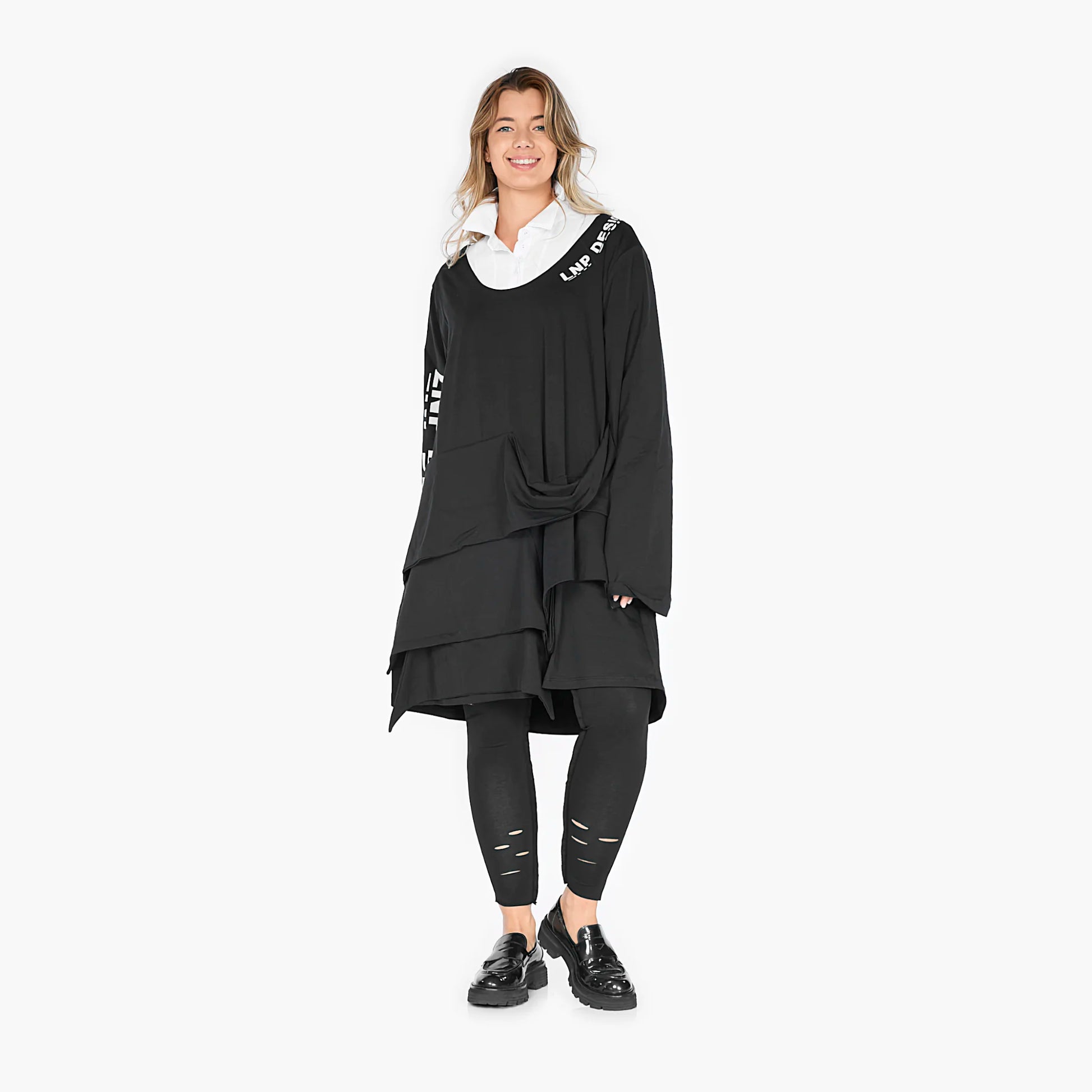  Schwarzes Big Shirt aus Baumwolle mit weichem Jersey und aufwendigem Streetstyle-Design