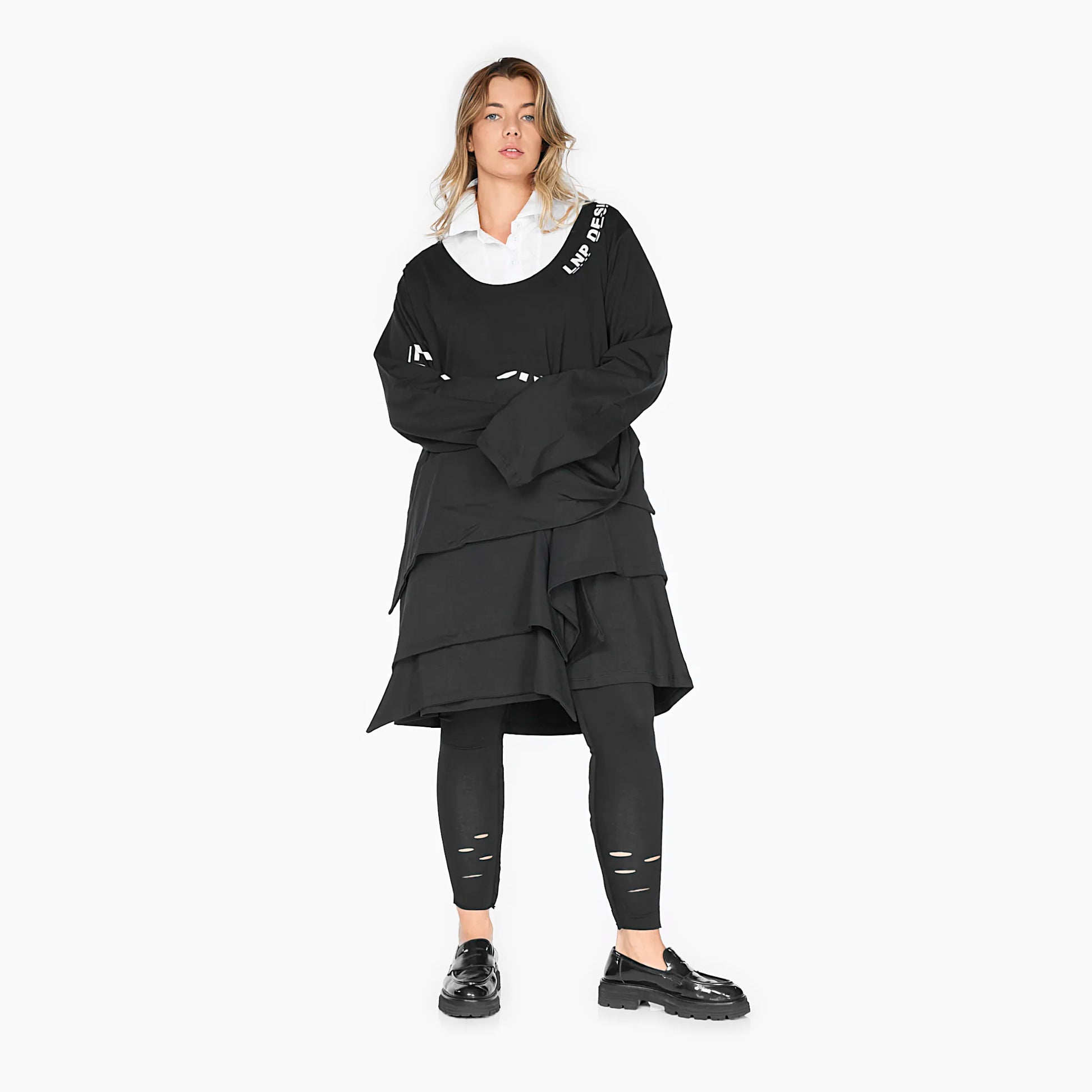  Schwarzes Big Shirt aus Baumwolle mit weichem Jersey und aufwendigem Streetstyle-Design