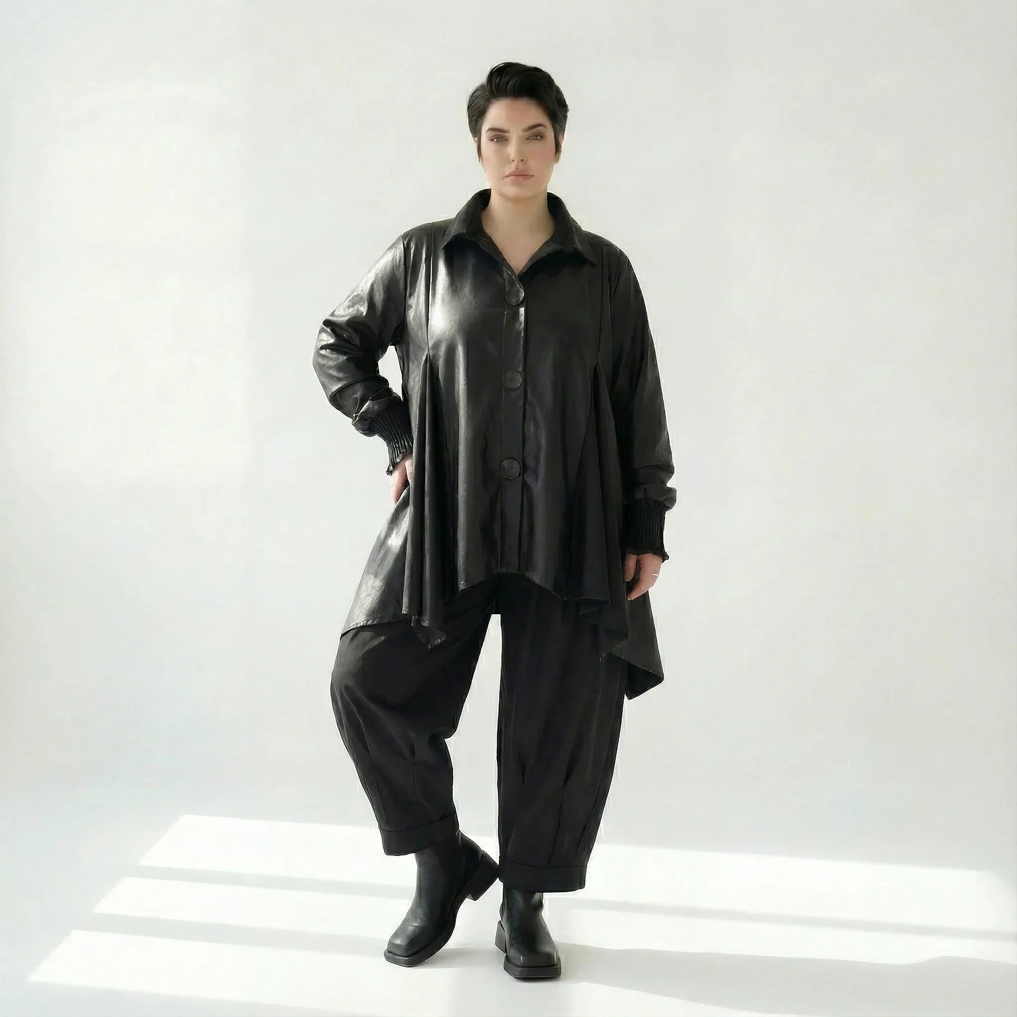 Oversize-Jacke aus Lederimitat in Schwarz für den Übergang – Caraclan Statement-Style bei Modeare