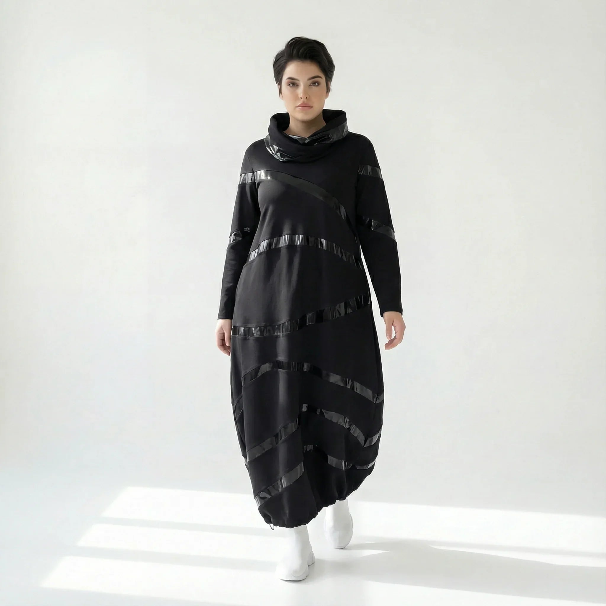 Ballonkleid aus Romanit Jersey mit Lederimitat-Streifen – weich & stretchig | Riberance bei Modeare entdecken