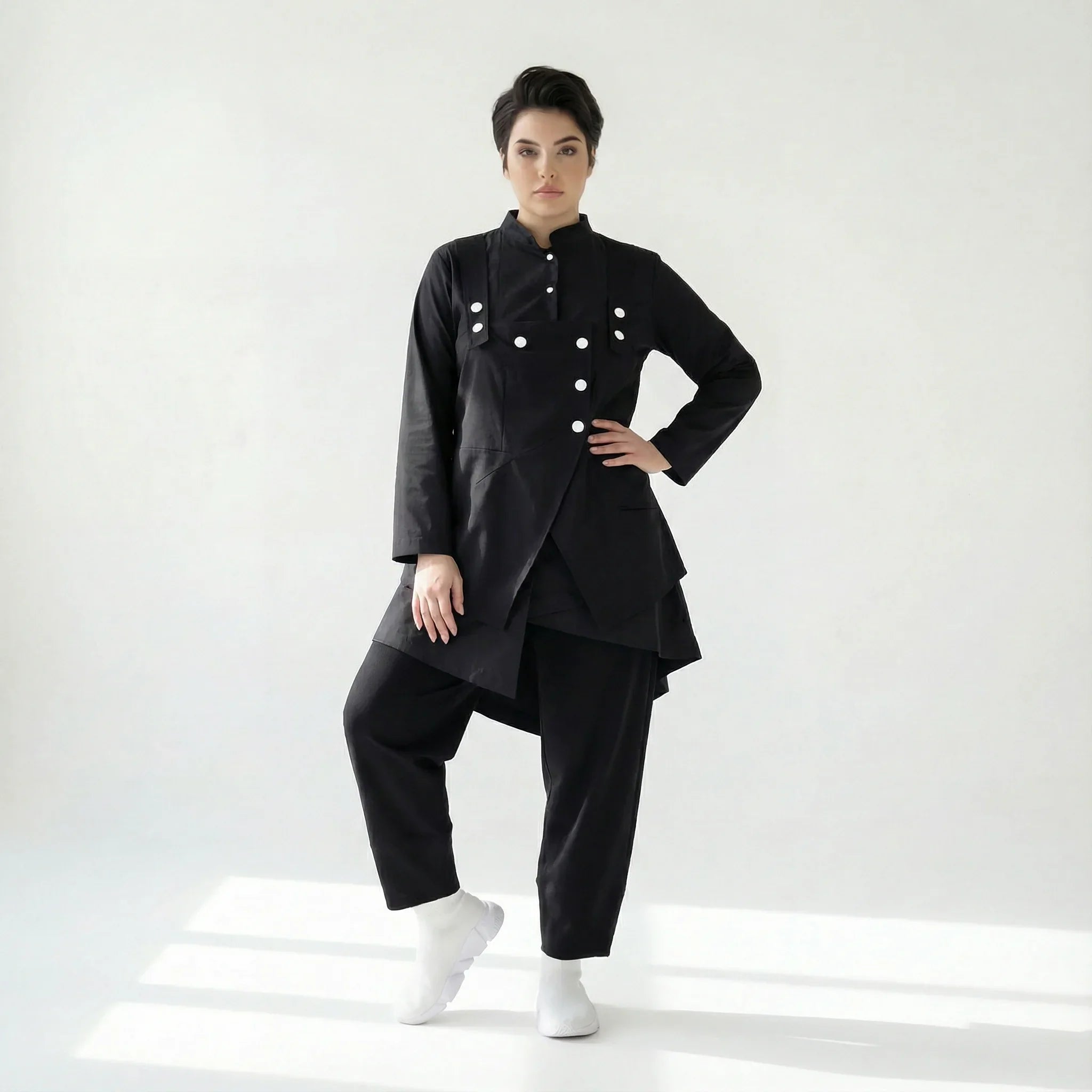 iZAR Avantgarde Damen Set aus Popeline – Bluse, Weste & Hose in Schwarz | Modeare Oversize Kurator-Look für Übergang
