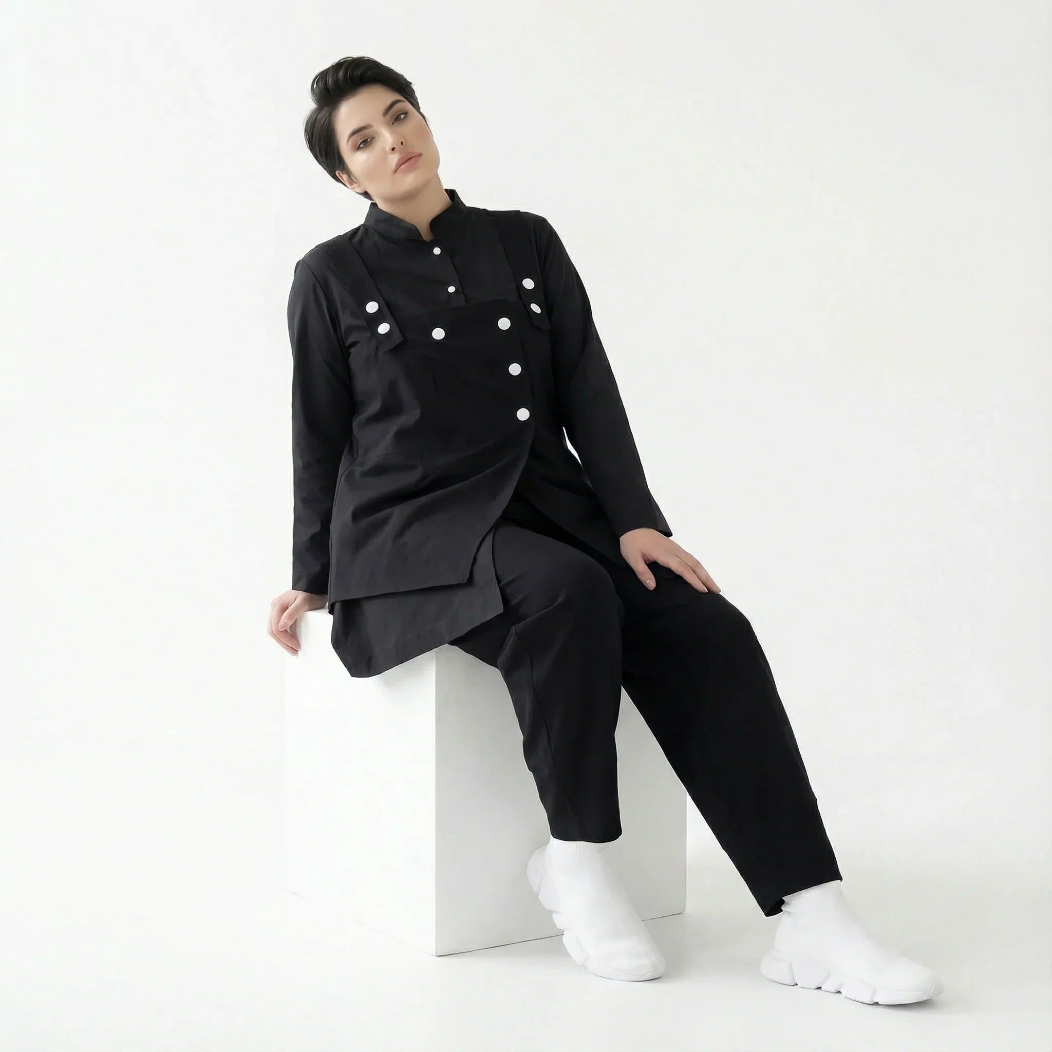 iZAR Avantgarde Damen Set aus Popeline – Bluse, Weste & Hose in Schwarz | Modeare Oversize Kurator-Look für Übergang