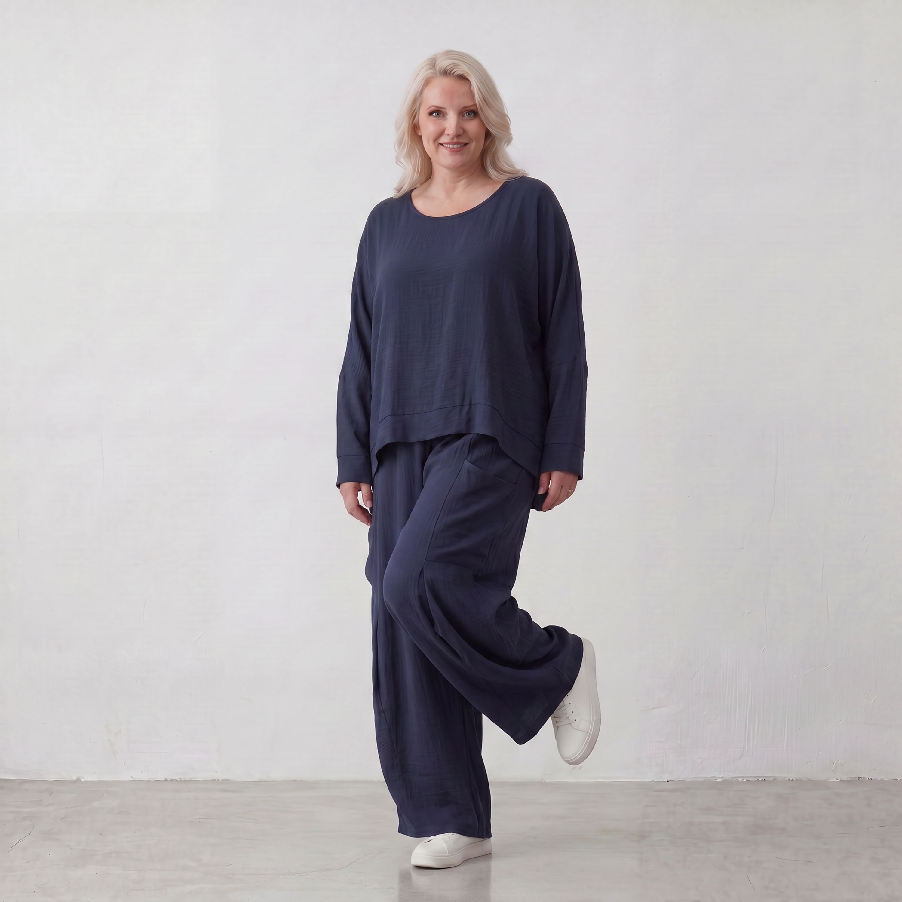 Leichter Lagenlook Überwurf in Marine mit Leinenanteil Oversize zeitlos leger modern neu