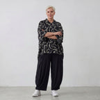 Jacke in Schwarzweiss mit Grafikmuster aus Popeline gerundetem Schnitt und Dreiviertelarm