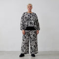 Ausgefallener kastiger Lagenlook Überwurf aus weich fließendem Stretch-Material, Pinselstrich, Schwarz/Weiß
