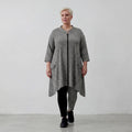 Ausgefallene Oversize Lagenlook Jacke in A-Form aus weich fließendem Stretch mit Raute, Schwarz/Weiß