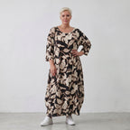 Fließendes Ballonkleid aus weichem Viskose Jersey in Schwarz/Ecru mit 3/4-Arm und Rundhals
