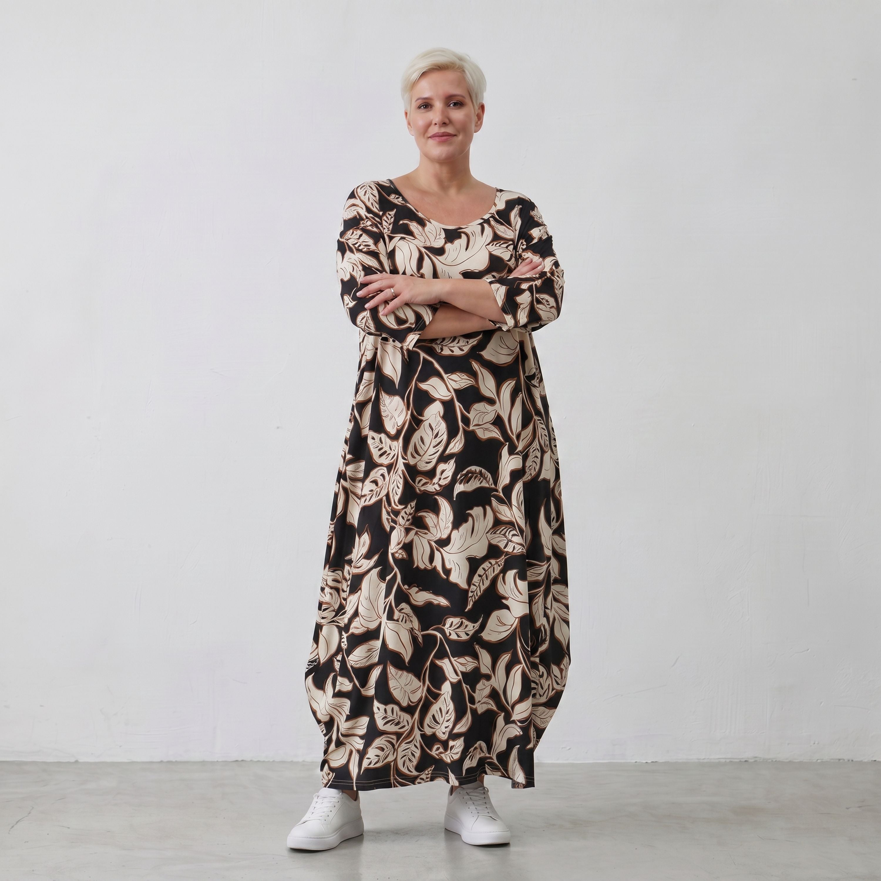 Fließendes Ballonkleid aus weichem Viskose Jersey in Schwarz/Ecru mit 3/4-Arm und Rundhals