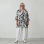 Fliessendes Viskose Shirt im Lagenlook Weiß/Schwarz mit legerem Oversize A-Linie zeitlos