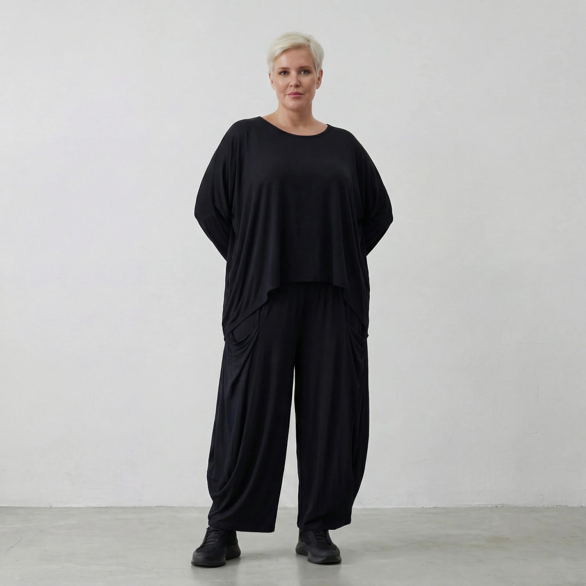Oversize Shirt in feinem, stretchigem Jersey für lässigen Lagenlook und zeitlos legeren Stil, Schwarz