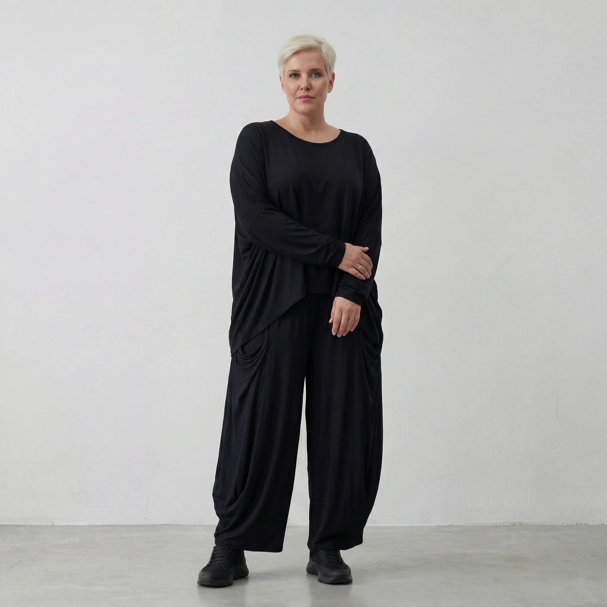 Oversize Shirt in feinem, stretchigem Jersey für lässigen Lagenlook und zeitlos legeren Stil, Schwarz