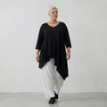 Asymmetrisches Oversize Shirt im ausgefallenen Lagenlook aus feinem Jersey mit softer Haptik, Schwarz