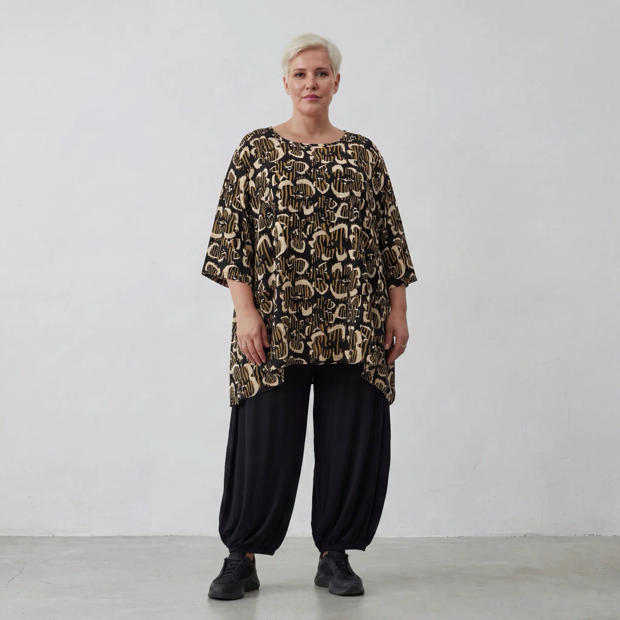 Ausgefallenes Oversize Lagenlook Big Shirt aus luftig feiner Viskose Popeline, 3/4 Arm, Streifen, Schwarz/Sand/Beige