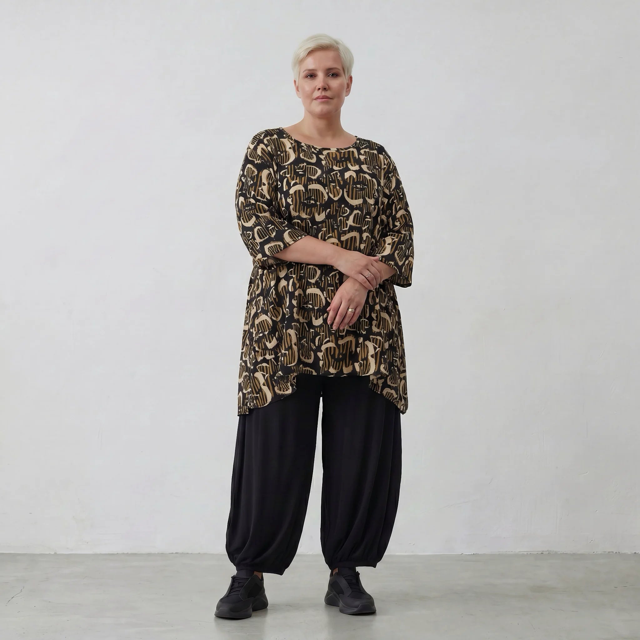 Ausgefallenes Oversize Lagenlook Big Shirt aus luftig feiner Viskose Popeline, 3/4 Arm, Streifen, Schwarz/Sand/Beige