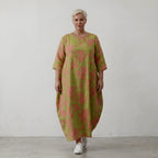 Ballonkleid in Apfelgrün und Korallrot im Klecksdesign aus Popeline mit Schimmerlook