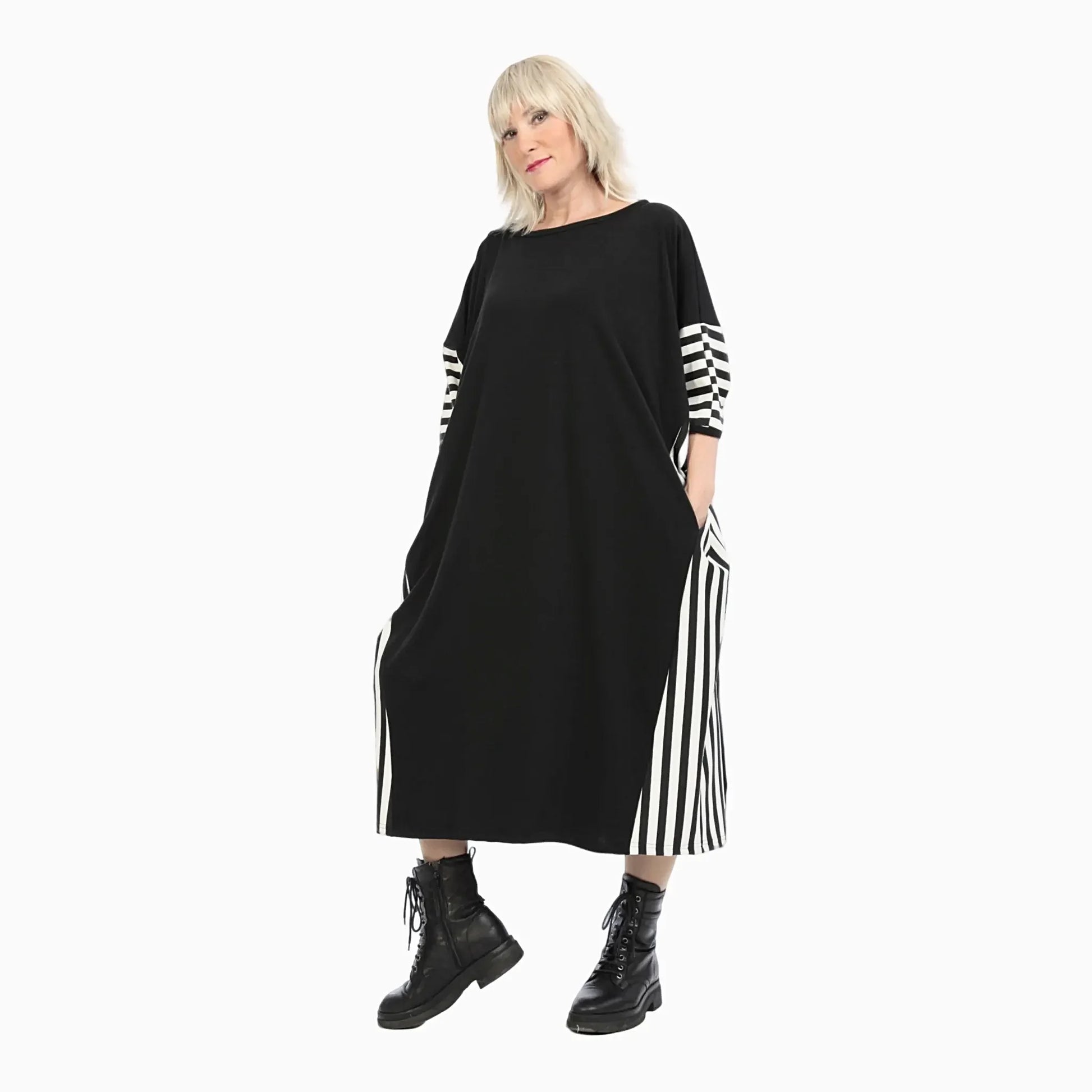  Elegantes Plus Size Kleid in Schwarz mit Ecru Streifen und lässigem Lagenlook für jeden Anlass