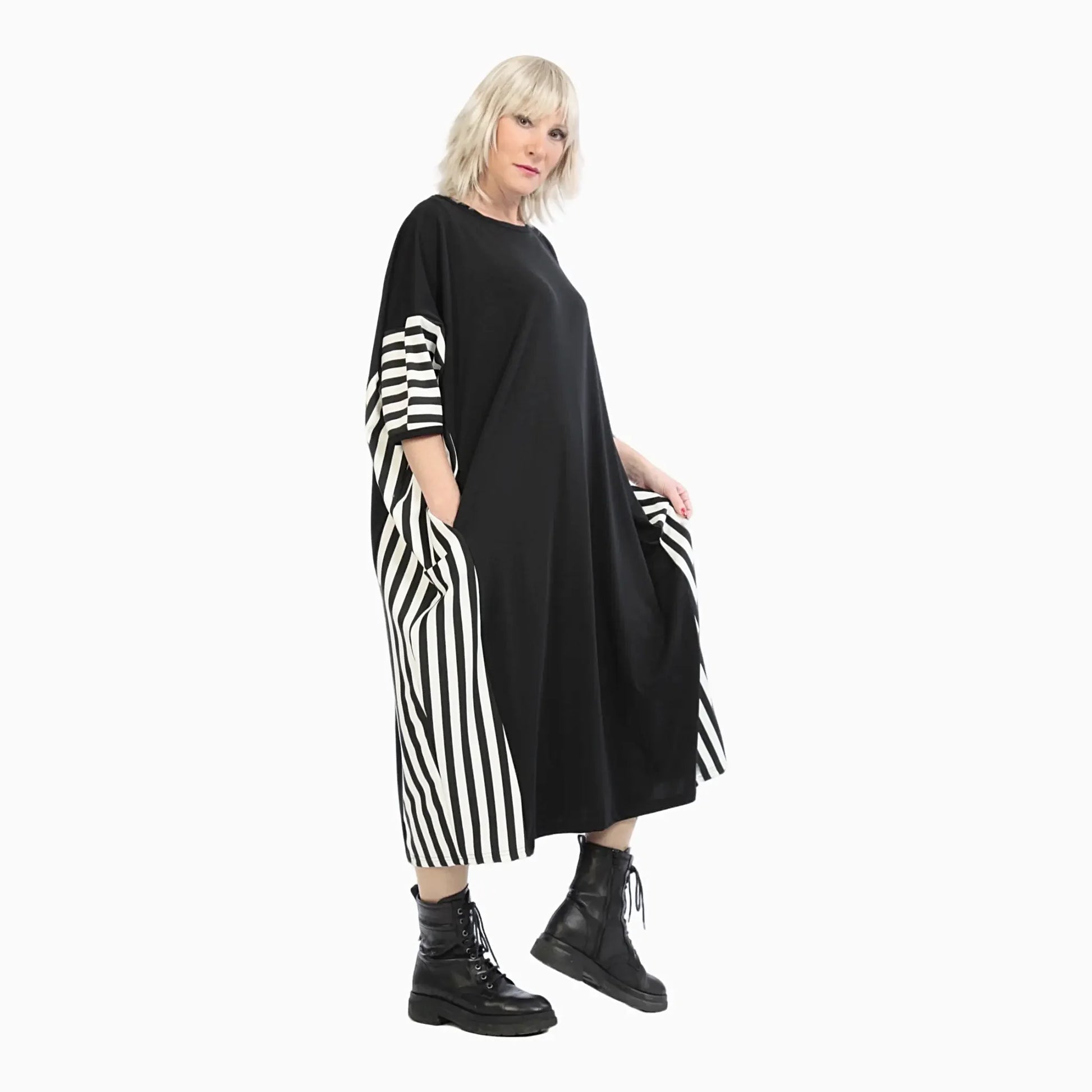  Elegantes Plus Size Kleid in Schwarz mit Ecru Streifen und lässigem Lagenlook für jeden Anlass