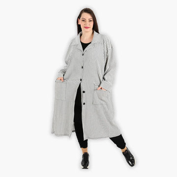  Eleganter Mantel im Lagenlook in Schwarz-Weiß mit kariertem Muster für lässigen Oversize-Stil