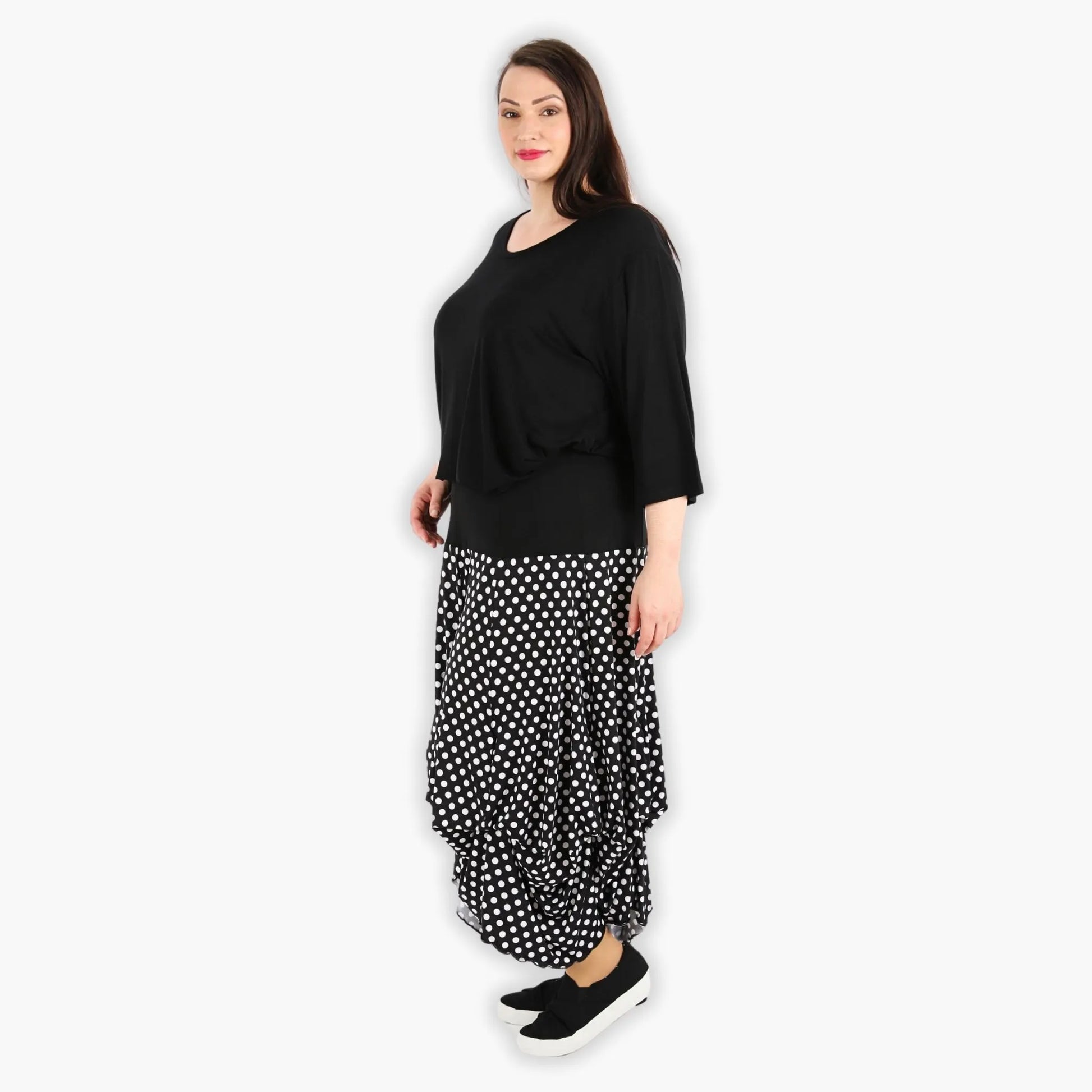  Ballonrock in Schwarz-Weiß mit Punkte-Design aus weicher Viskose - perfekter Sitz für Plus-Size