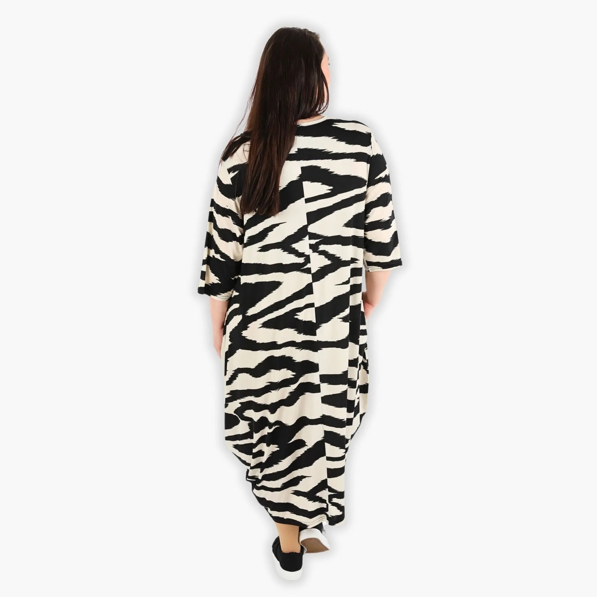  Ballonkleid mit Zebra-Muster in Ecru-Schwarz, lässiger Oversize-Look aus elastischer Viskose