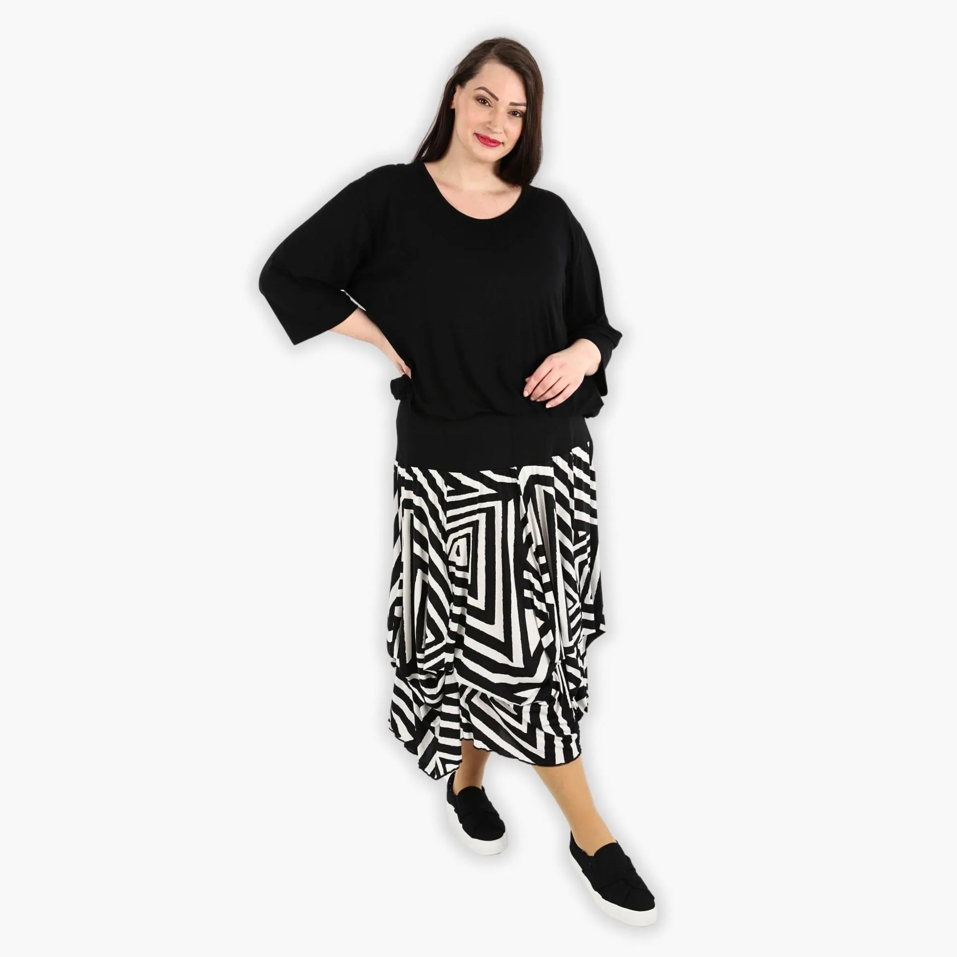  Ballonrock im zeitlosen Aztec-Muster Schwarz-Ecru aus elastischem Viskose Slinky-Stoff für Plus Size Fashion