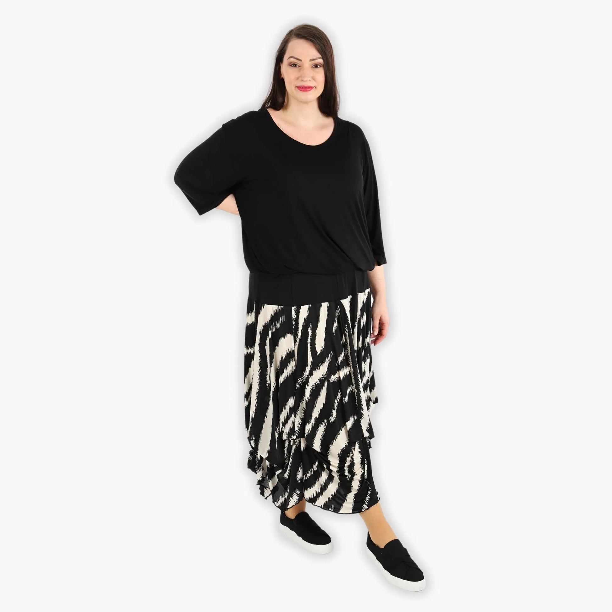  Lässiger Ballonrock in Zebra-Optik Schwarz-Ecru aus weichem Slinky-Material für Plus Size Styles