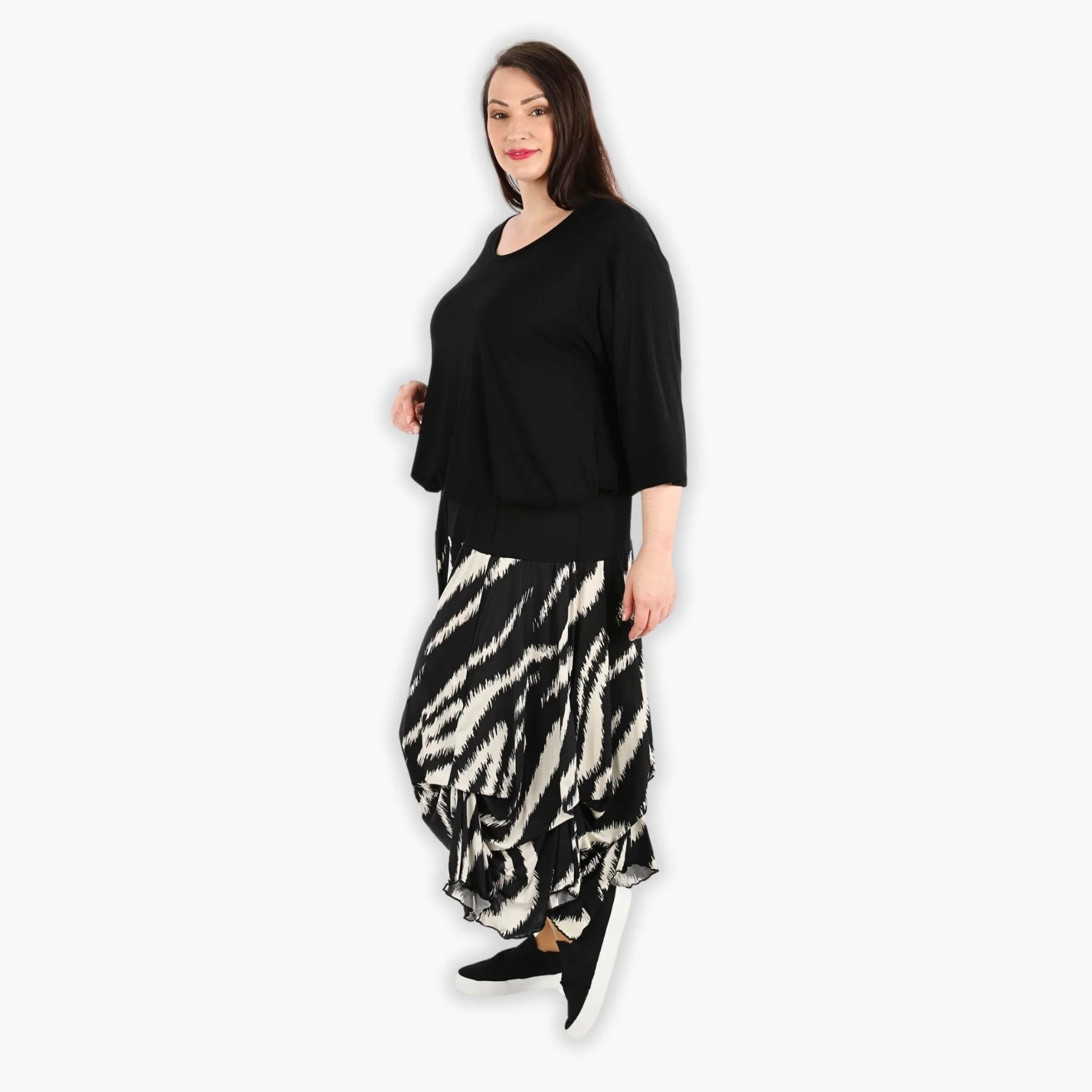  Lässiger Ballonrock in Zebra-Optik Schwarz-Ecru aus weichem Slinky-Material für Plus Size Styles