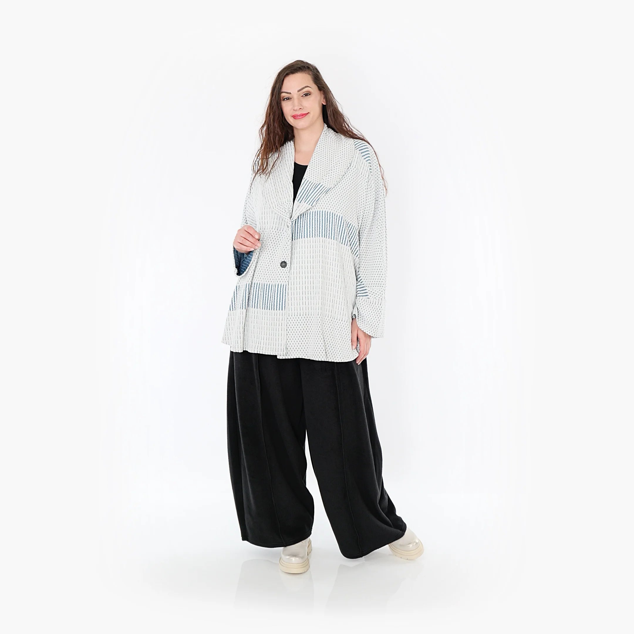  AKH Fashion Jacke in gerundeter Form, aus Viskose, 1377.00140, Blau-Ecru, Gerippt, Schick