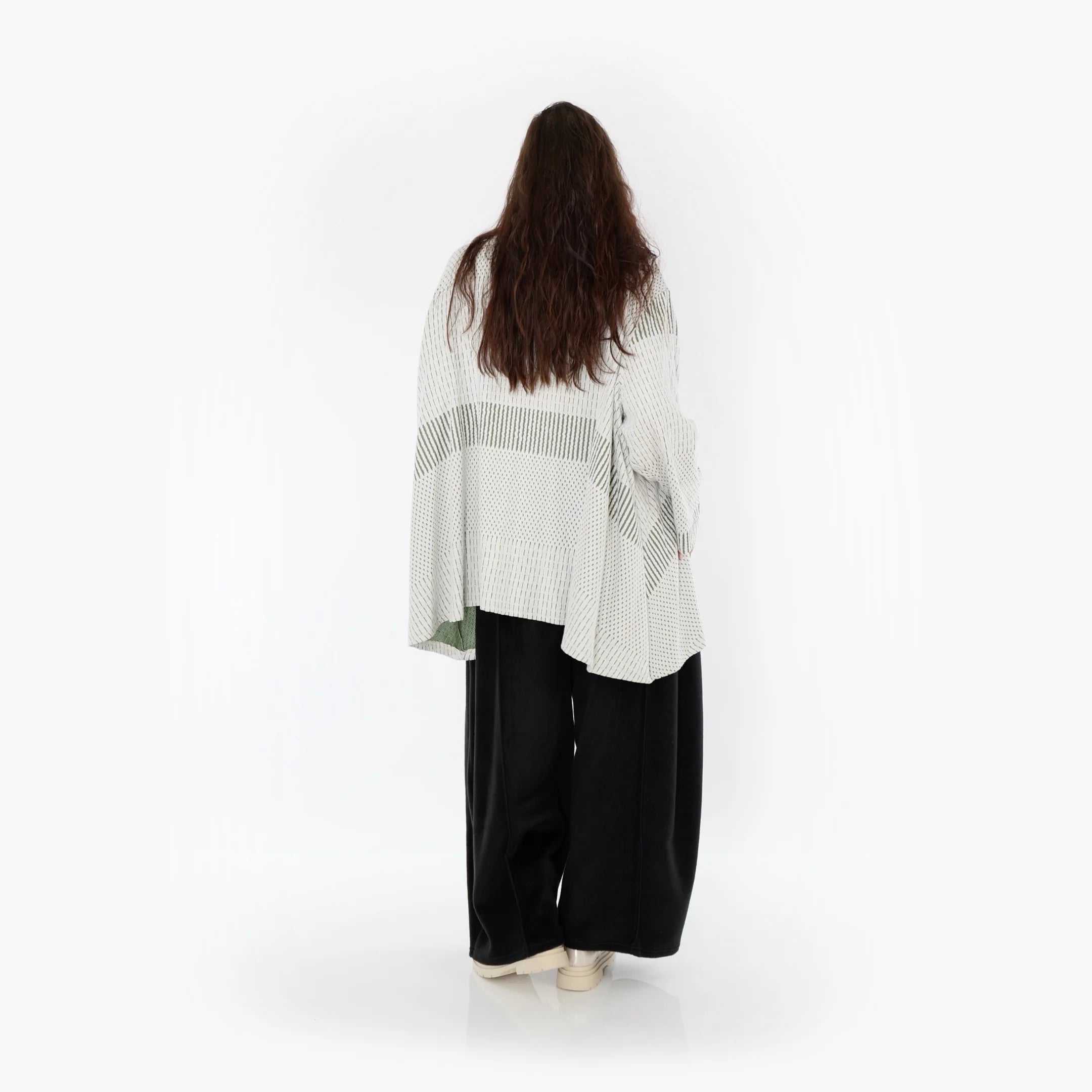  A-Form Bigshirt von AKH Fashion aus Viskose, 1377.0593R, Olive-Ecru, Gerippt, Schick, Modern