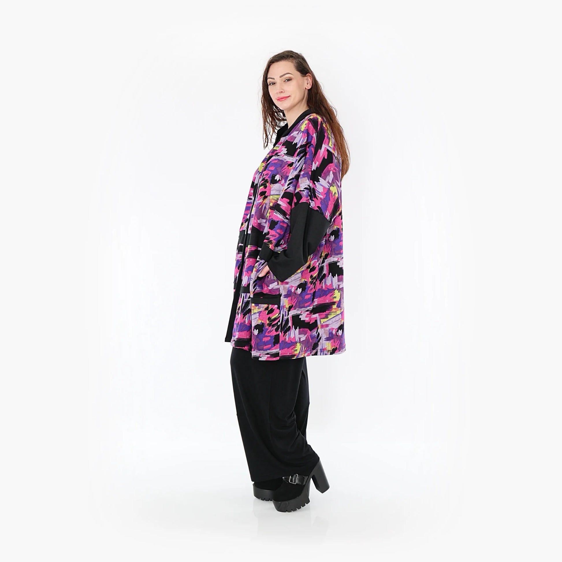  Helle Fuchsia Oversize-Jacke aus feinem Jacquard-Material mit Kapuze und praktischen Taschen für Curvy Fashion