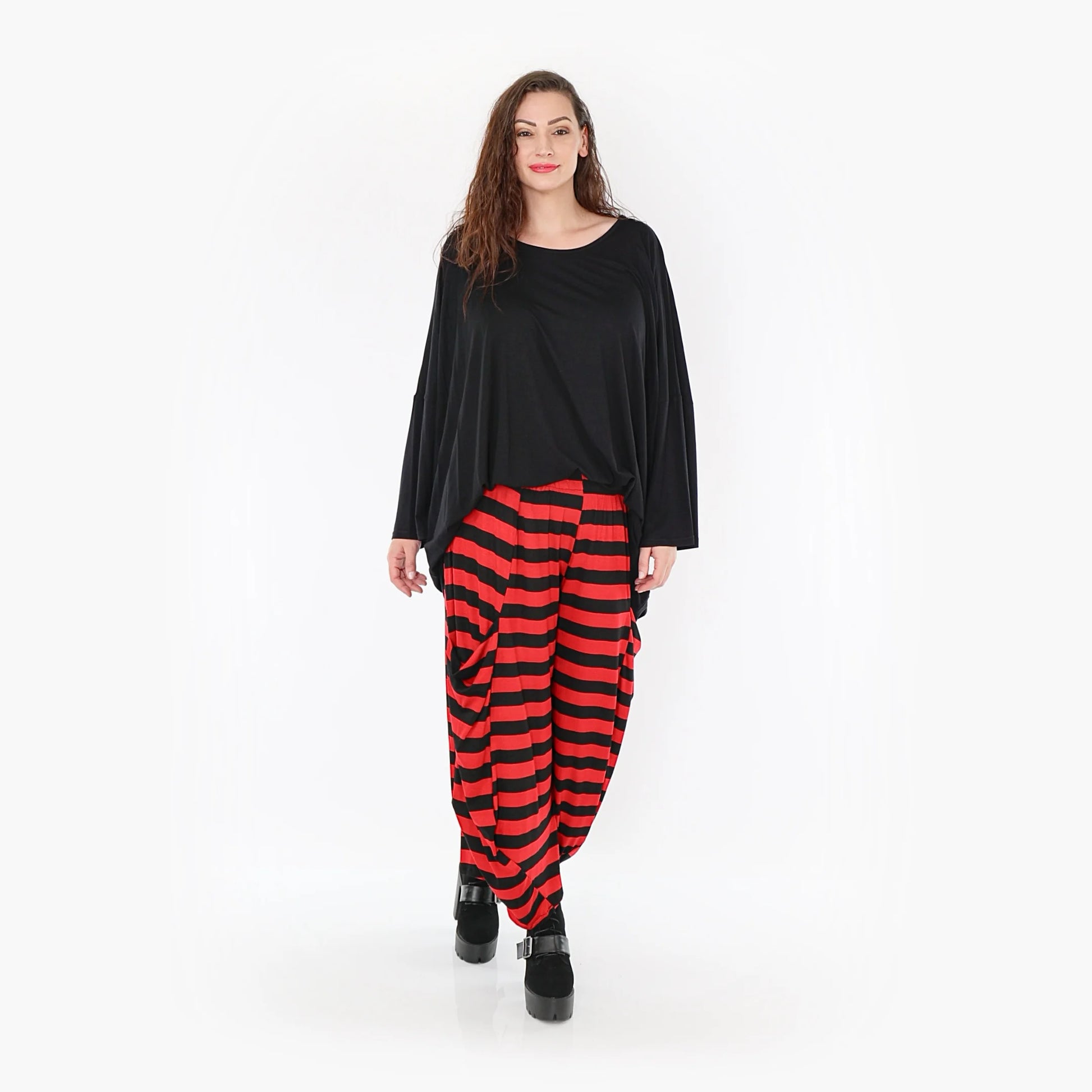  Stylische Ballon Hose in Schwarz-Rot mit Blockstreifen und bequemen Taschen für Curvy-Looks