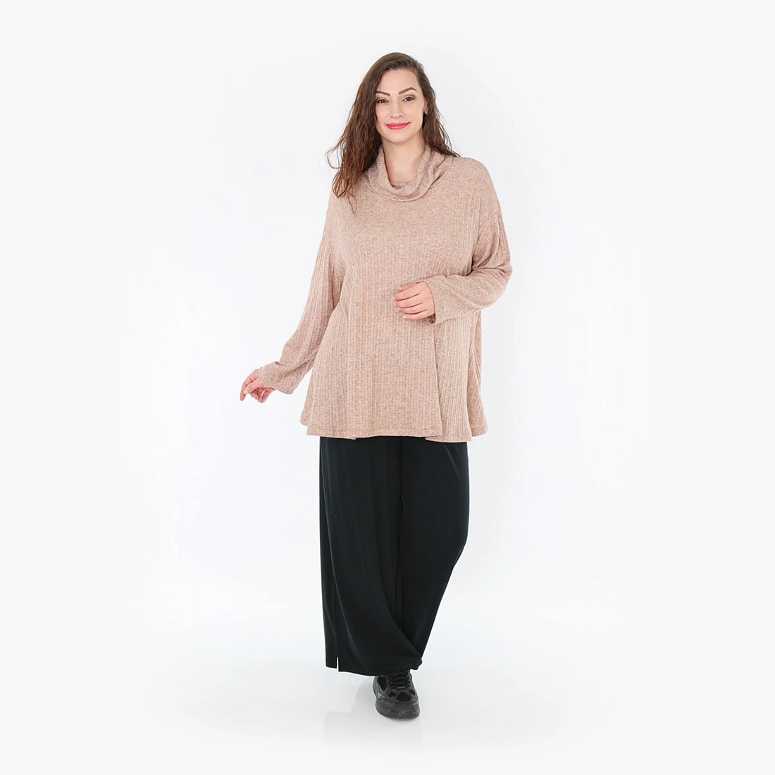  Kuscheliges Rollkragenoberteil in angesagtem Taupe für flippige Layer-Looks im Plus-Size Stil