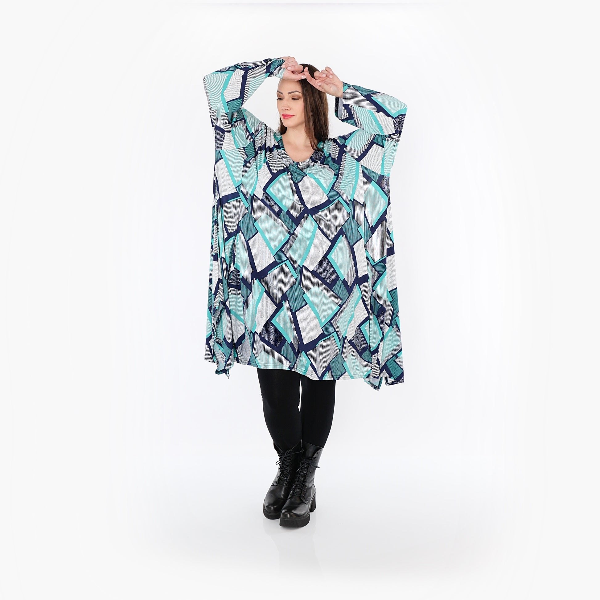  A-Form Bigshirt von AKH Fashion aus Materialmix, 1511.07108, Grün/Weiß/Marine, Abstrakt