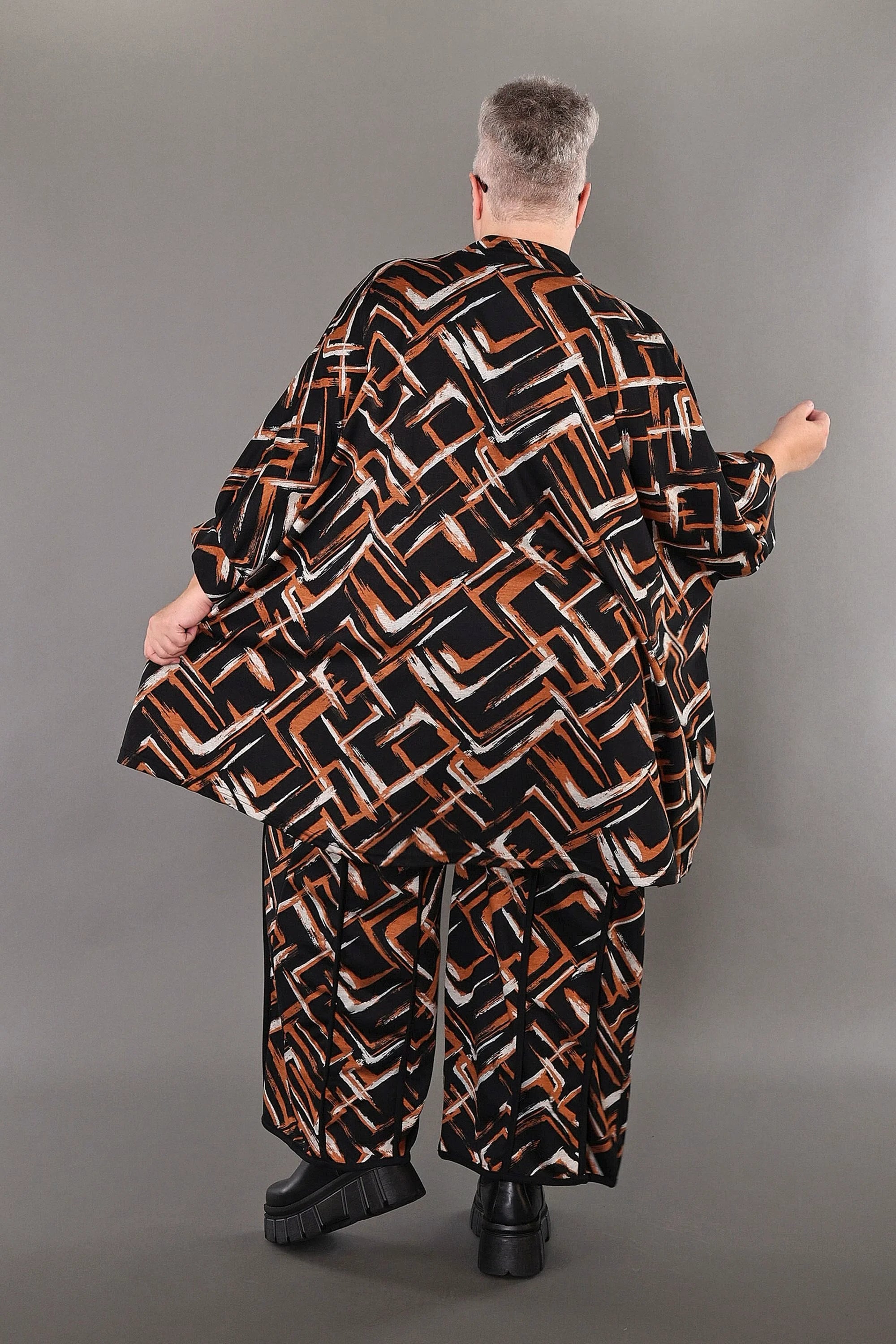 A-Form Jacke von AKH Fashion aus Viskose, 1517.07116, Schwarz/Cognac/Weiß, Pinselstrich