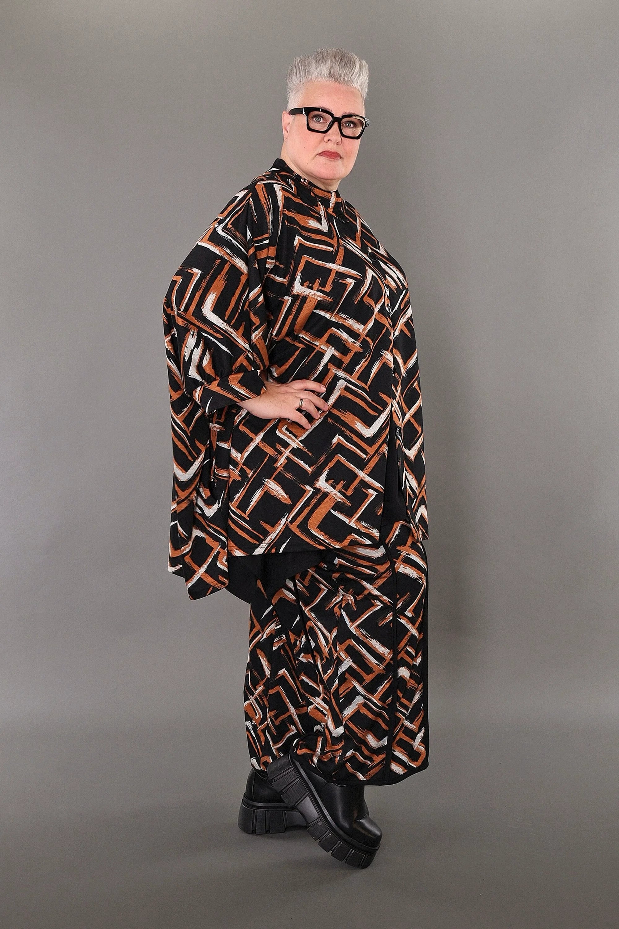 A-Form Jacke von AKH Fashion aus Viskose, 1517.07116, Schwarz/Cognac/Weiß, Pinselstrich