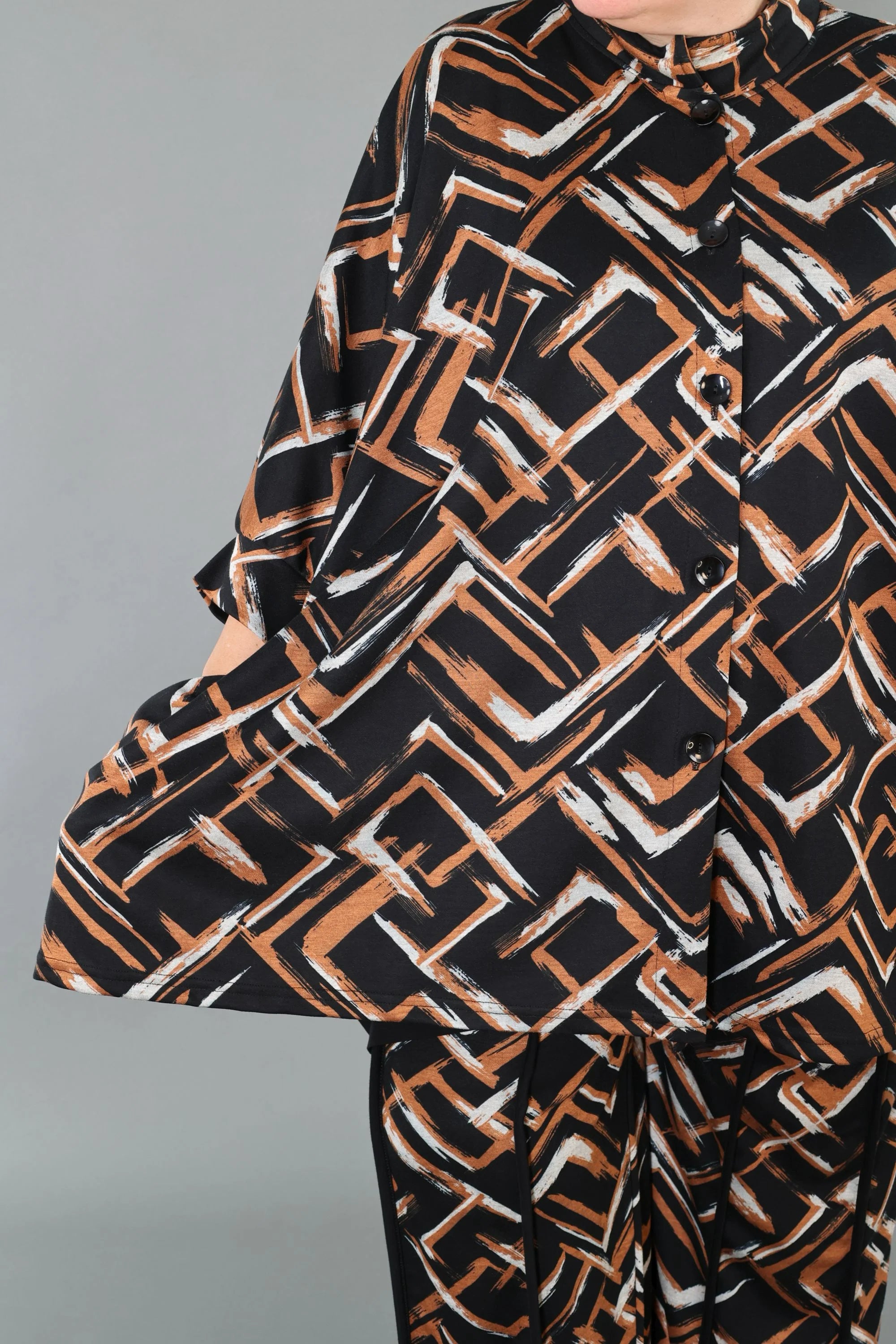 A-Form Jacke von AKH Fashion aus Viskose, 1517.07116, Schwarz/Cognac/Weiß, Pinselstrich