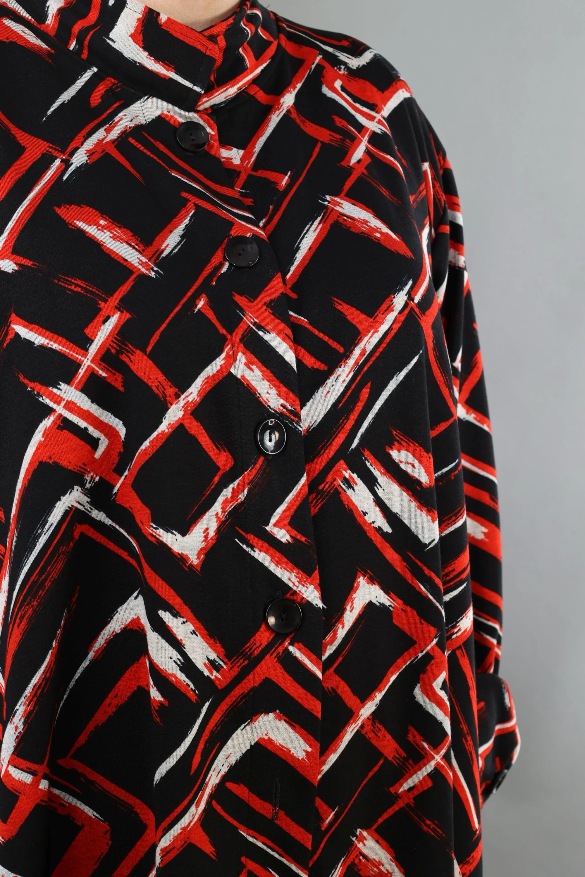 AKH Fashion Jacke in Vokuhila-Form, aus Viskose, 1517.07119, Schwarz/Rot/Weiß, Schick