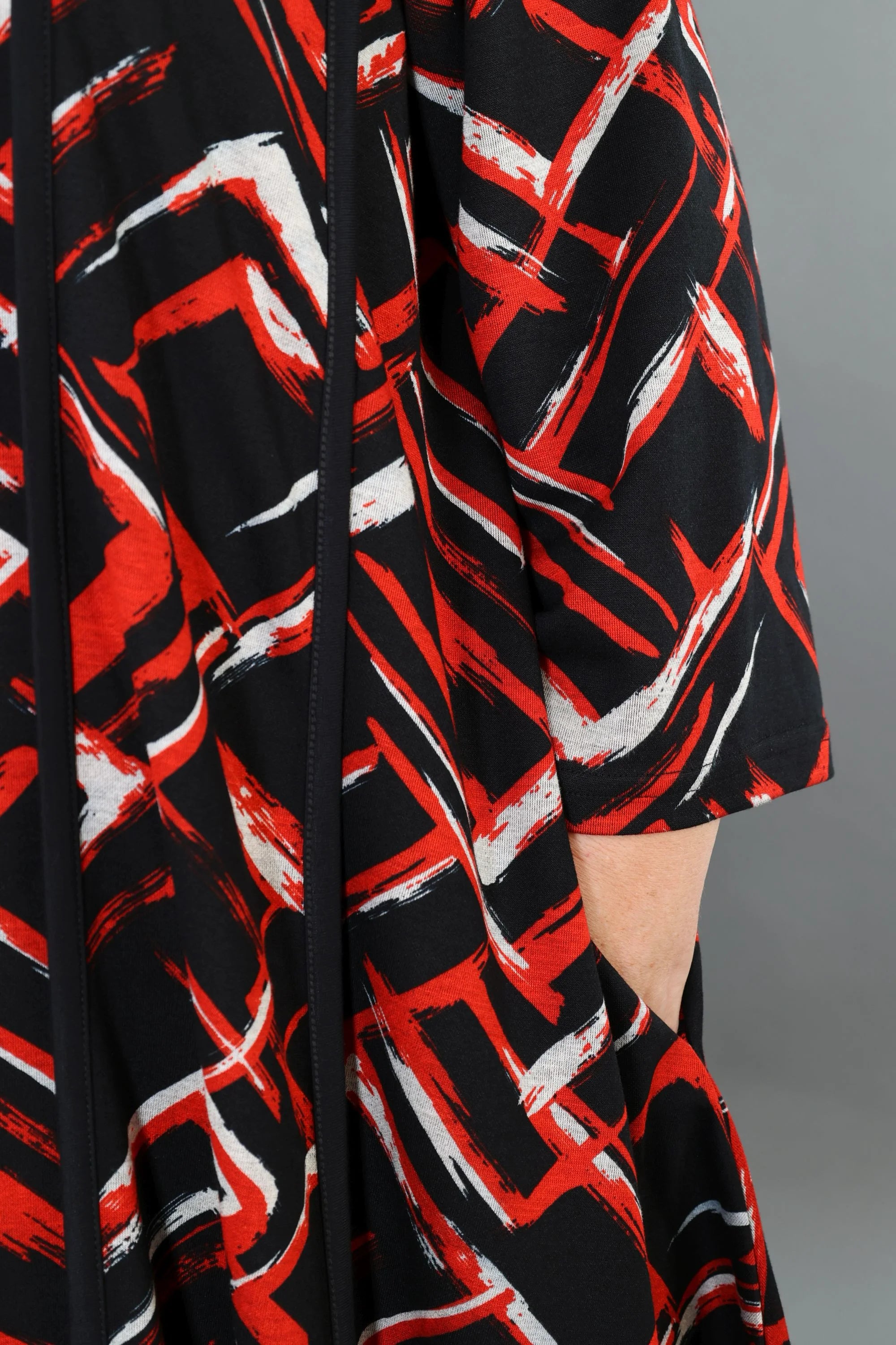 Zipfel Bluse von AKH Fashion aus Viskose, 1517.07129, Schwarz/Rot/Weiß, Pinselstrich
