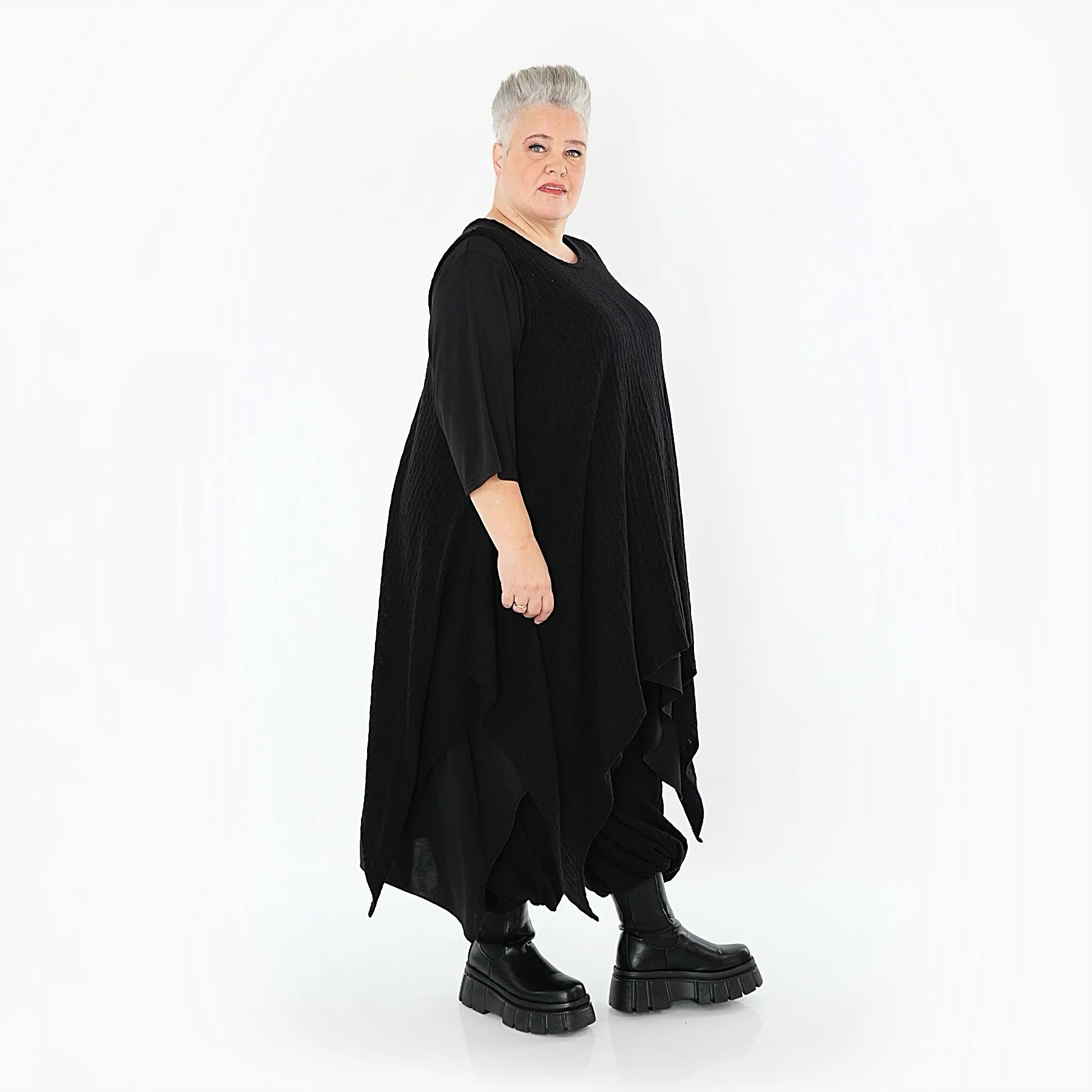  Zipfel Kleid von AKH Fashion aus Materialmix, 1532.03067, Schwarz, Wellen, Ausgefallen