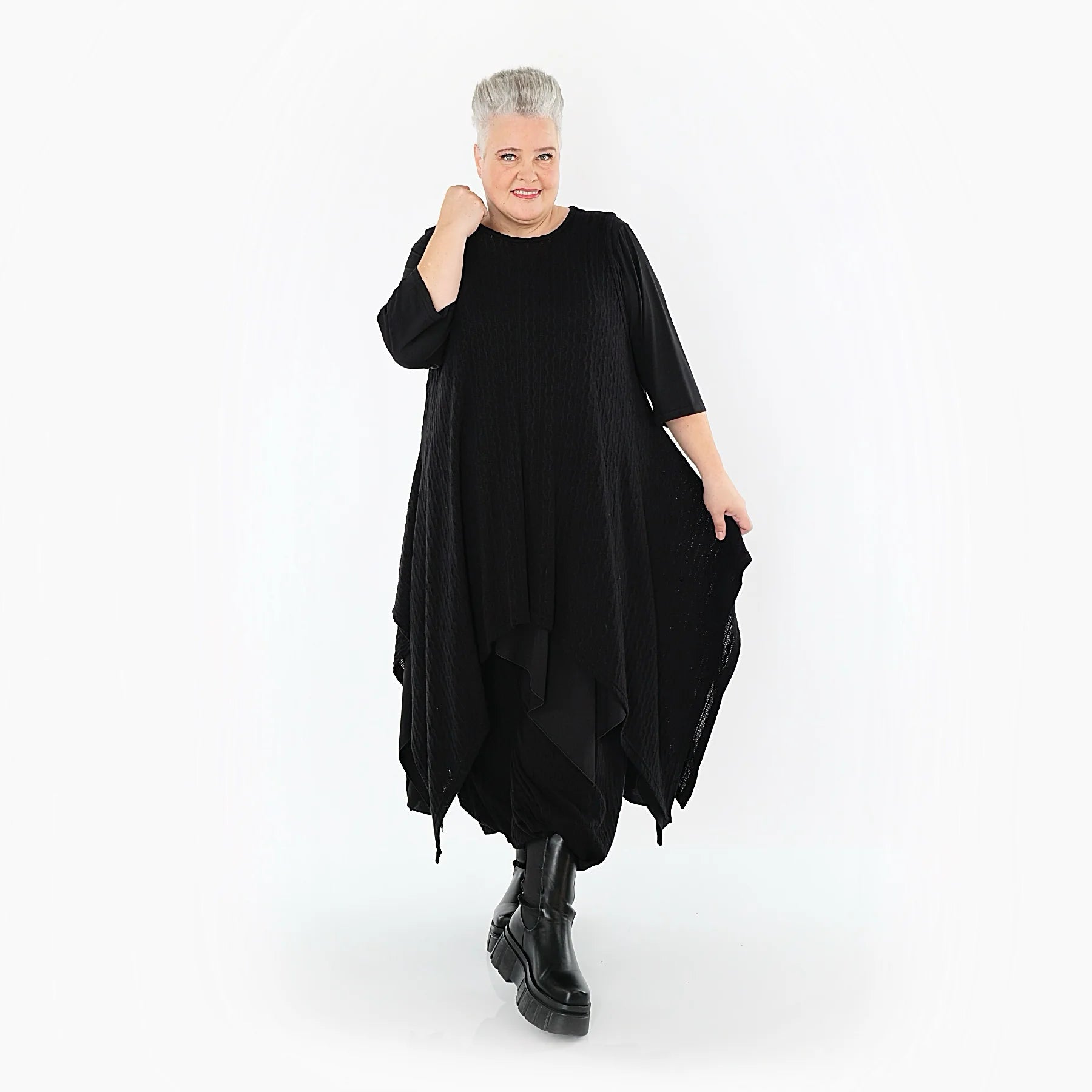  Zipfel Kleid von AKH Fashion aus Materialmix, 1532.03067, Schwarz, Wellen, Ausgefallen