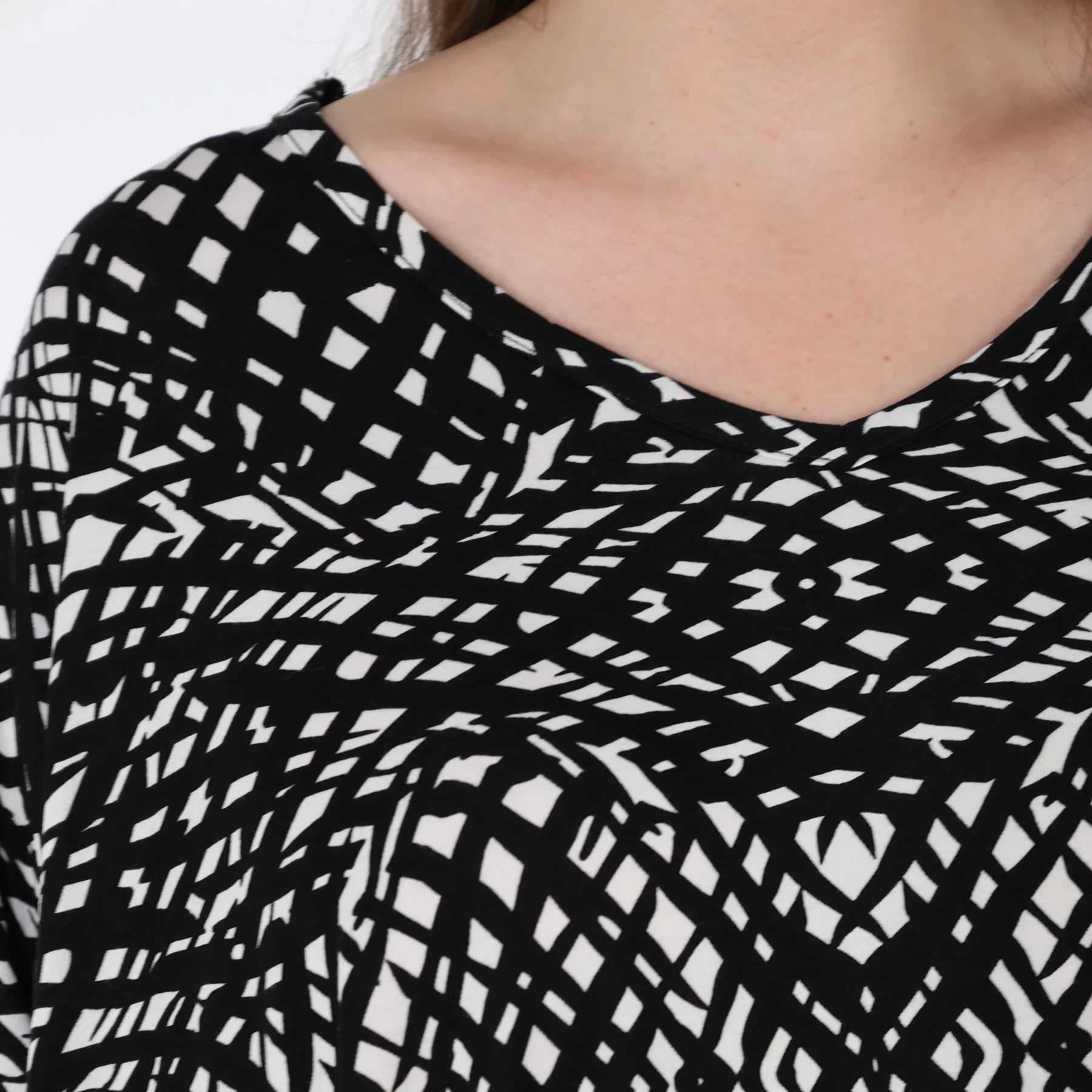  A-Form Bigshirt von AKH Fashion aus Viskose, 1560.00593, Schwarz/Weiß, Abstrakt, Ausgefallen