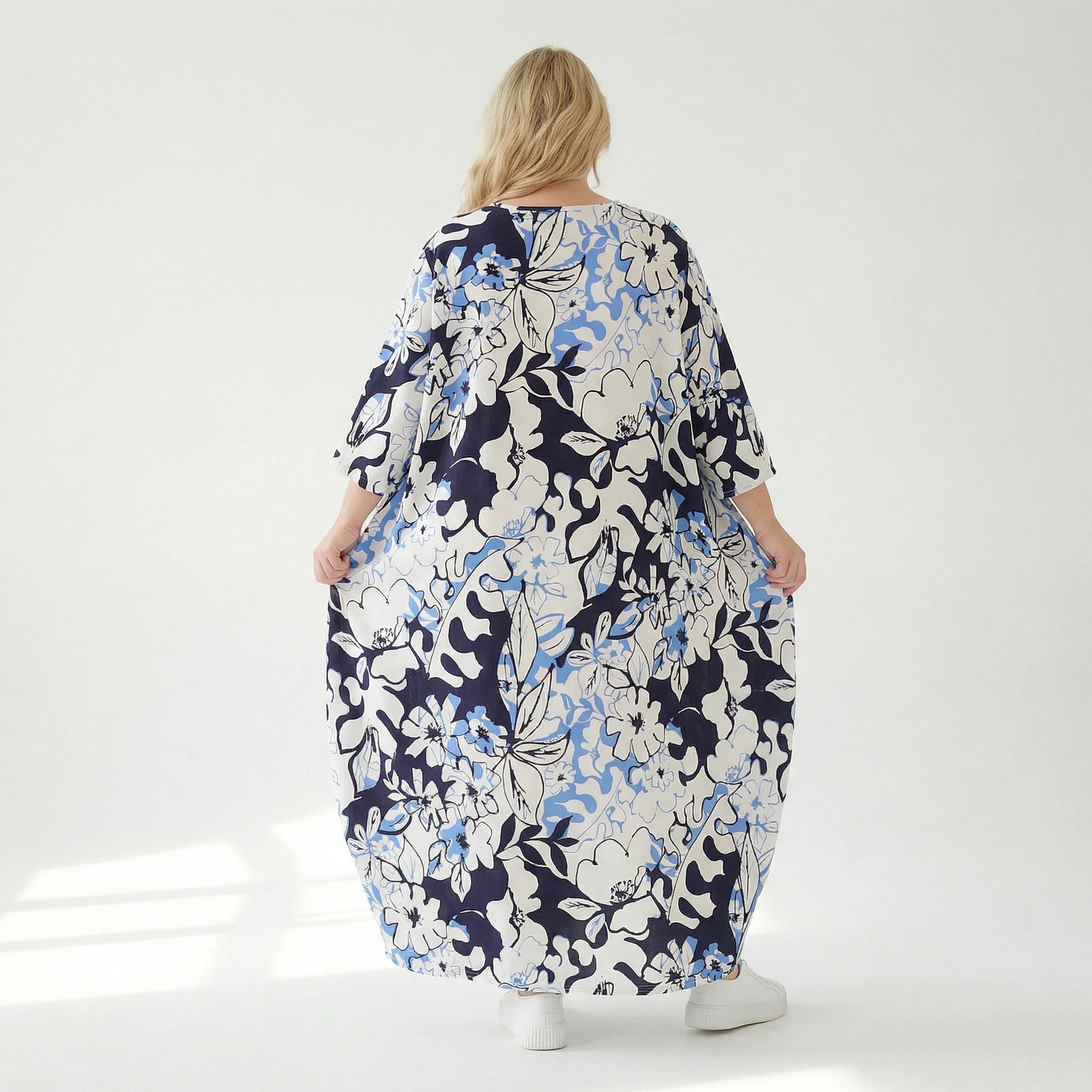  Ballonkleid von AKH Fashion aus Viskose, 1574.01926, Weiß/Marine/Blau, Blumen, Schick