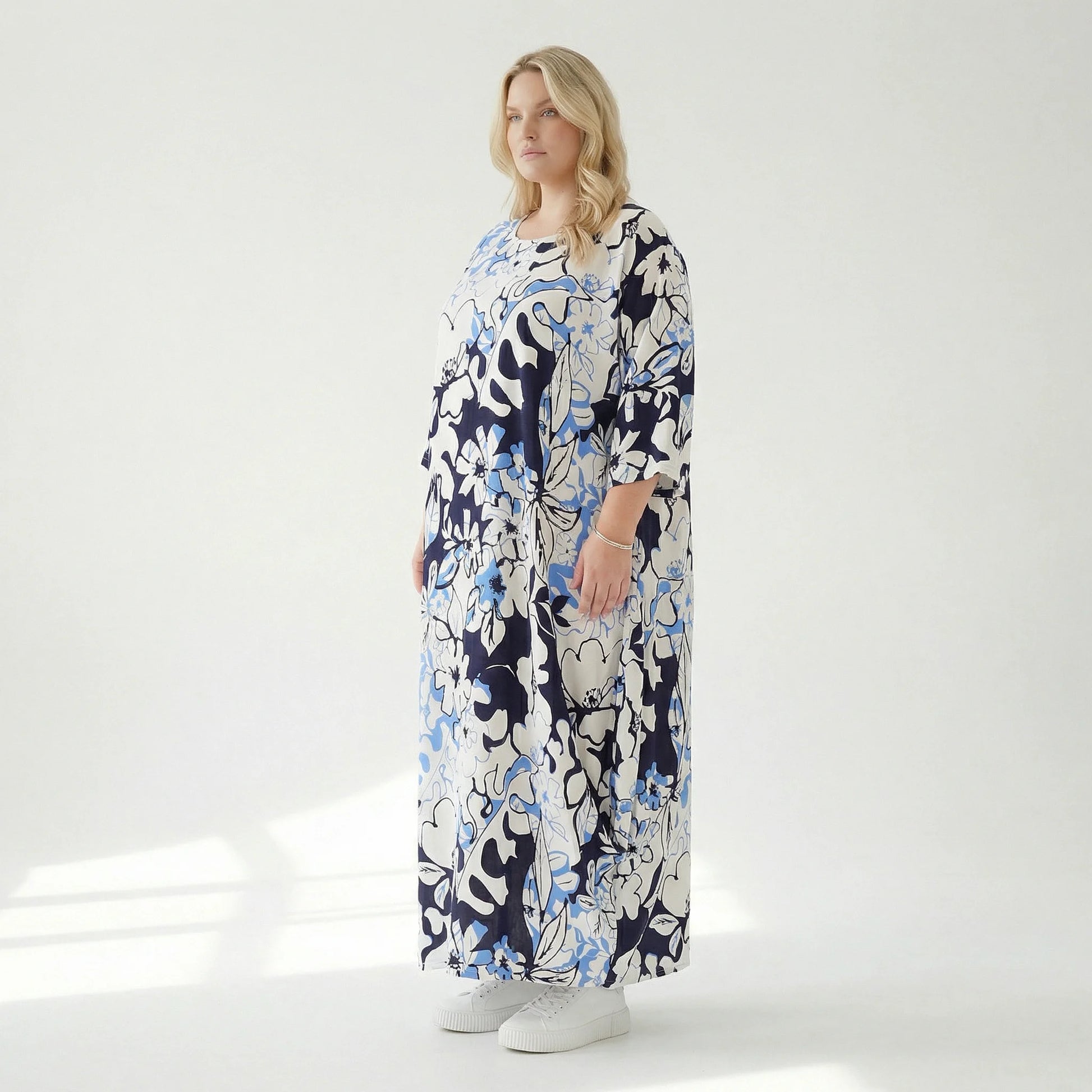  Ballonkleid von AKH Fashion aus Viskose, 1574.01926, Weiß/Marine/Blau, Blumen, Schick