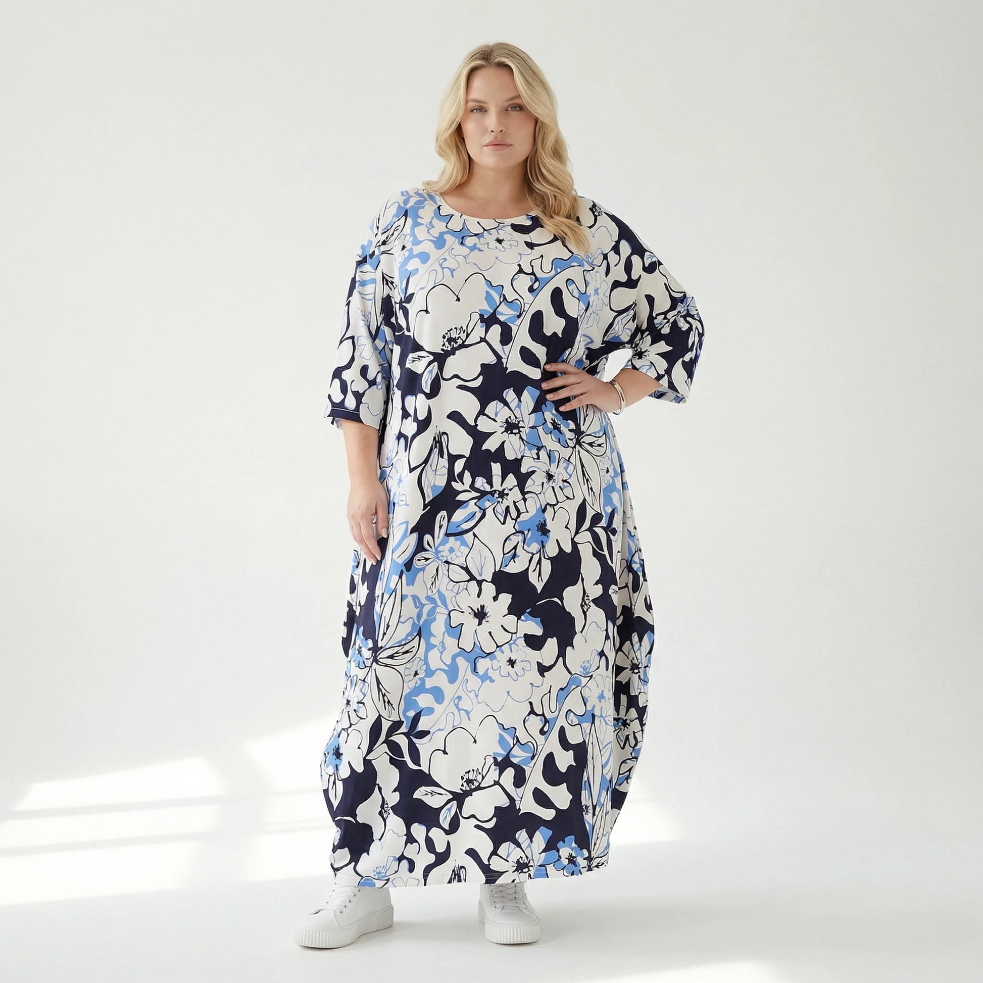  Ballonkleid von AKH Fashion aus Viskose, 1574.01926, Weiß/Marine/Blau, Blumen, Schick