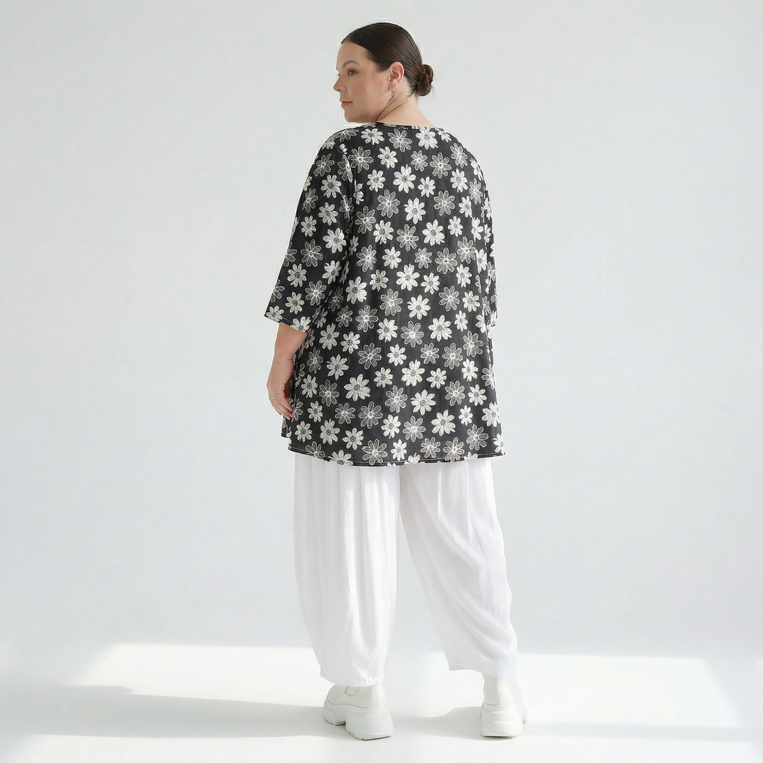  A-Form Bigshirt von AKH Fashion aus Viskose, 1575.00593, Schwarz/Weiß, Blumen, Ausgefallen