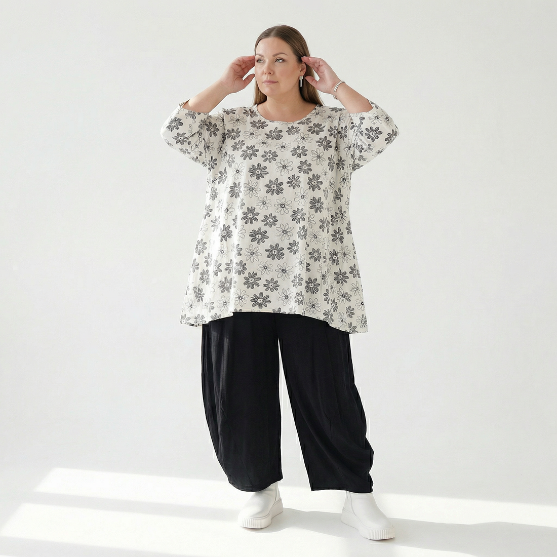  A-Form Bigshirt von AKH Fashion aus Viskose, 1575.00593, Weiß/Schwarz, Blumen, Ausgefallen